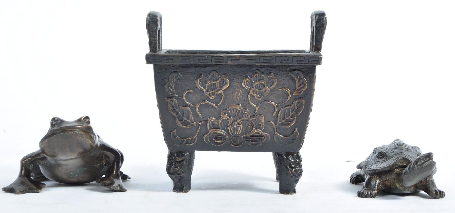 COLLECTION OF THREE CHINESE BRONZES DATING FROM THE 19TH CENTURY