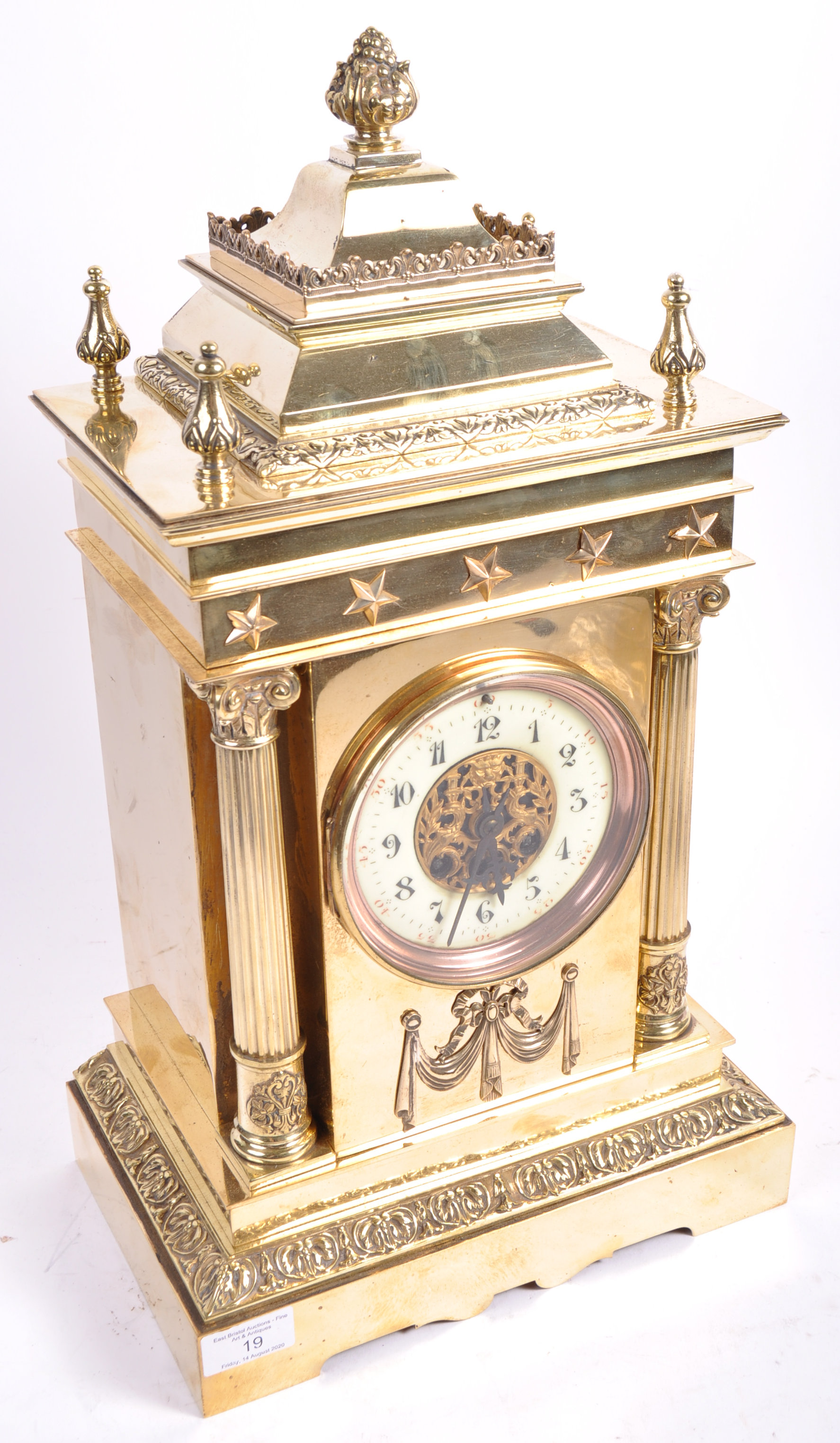 A 19TH CENTURY VICTORIAN POLISHED BRASS CASED TABLE CLOCK HOUSING A BRASS MOVEMENT - Image 2 of 7