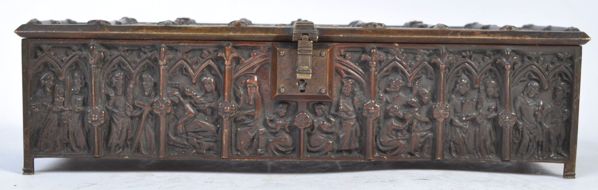 19TH CENTURY GOTHIC BRONZE CASKET BU ADOLPH FRANKAU & CO - Bild 3 aus 13