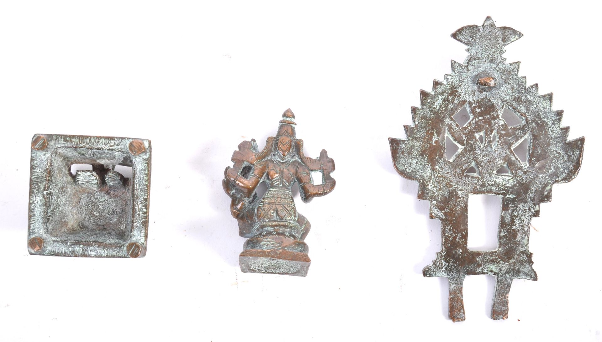 RARE 19TH CENTURY HINDU BRONZE LAKSHMI NARAYAN ALTAR GROUP - Bild 7 aus 8