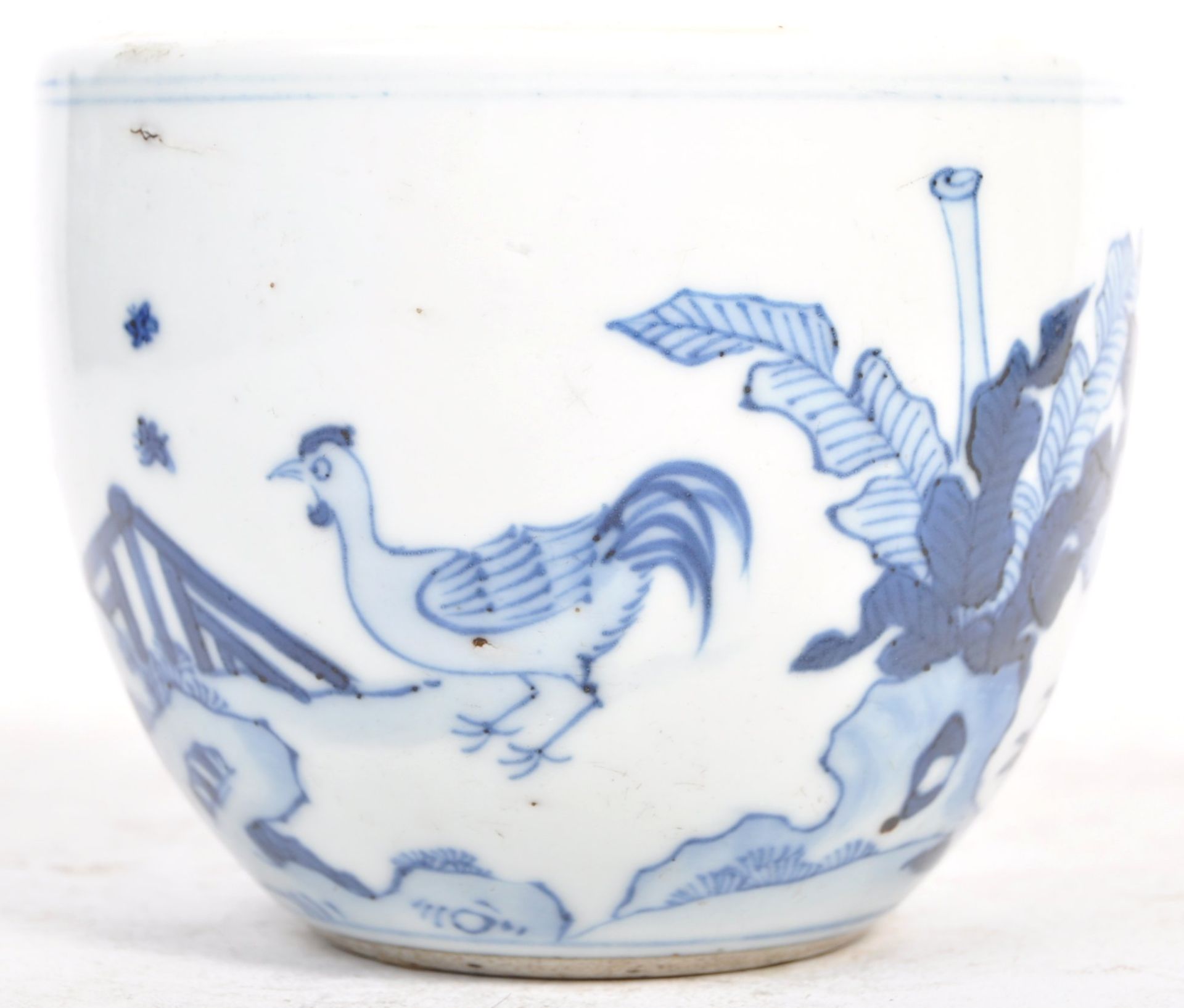 A 19TH CENTURY CHINESE ANTIQUE BLUE AND WHITE BRUS - Bild 2 aus 5