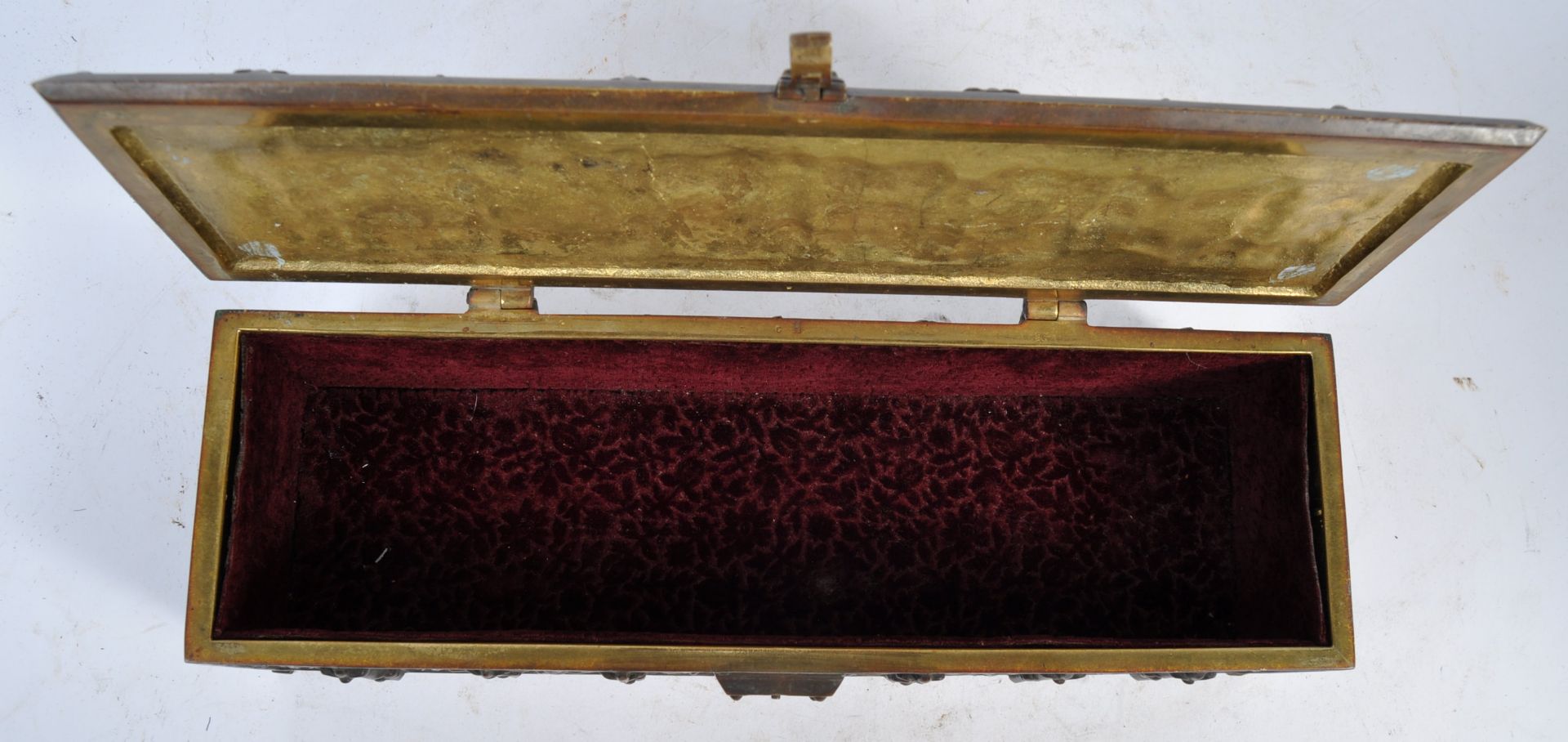 19TH CENTURY GOTHIC BRONZE CASKET BU ADOLPH FRANKAU & CO - Bild 10 aus 13