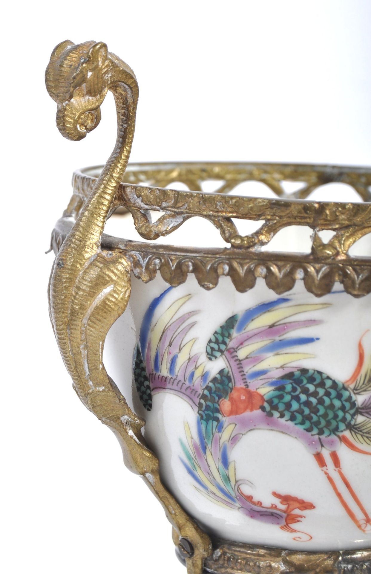 19TH CENTURY CHINESE ANTIQUE PORCELAIN BOWL WITH ORMOLU MOUNTS - Image 4 of 8