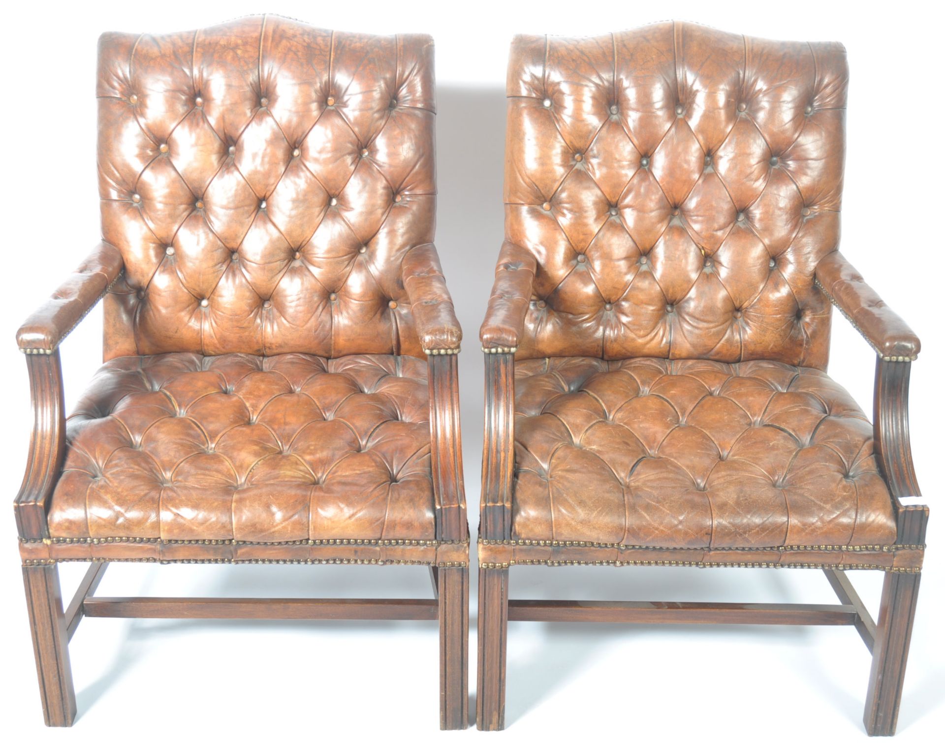 PAIR OF ENGLISH ANTIQUE GAINSBOROUGH LEATHER ARMCHAIRS - Bild 4 aus 13