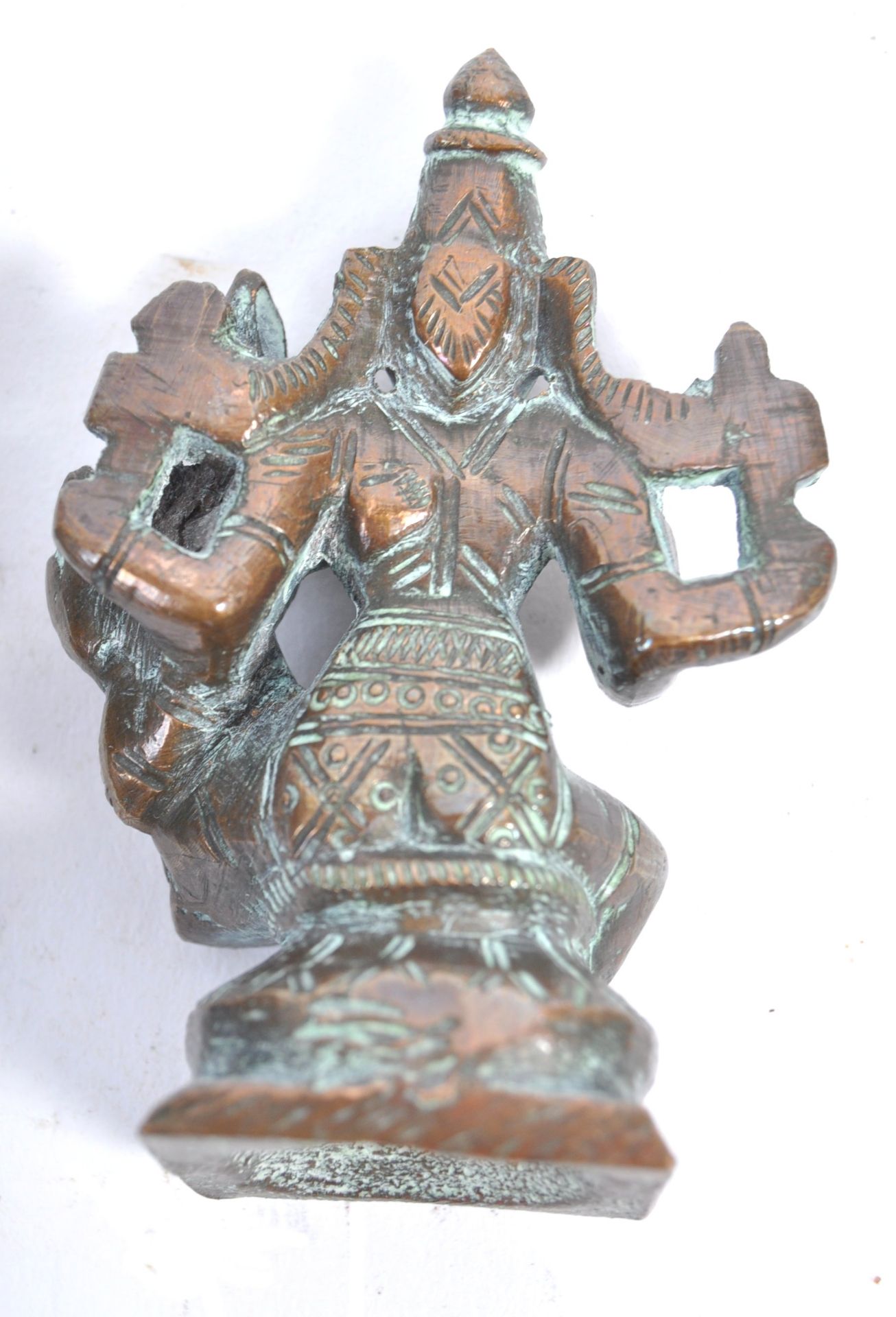 RARE 19TH CENTURY HINDU BRONZE LAKSHMI NARAYAN ALTAR GROUP - Bild 8 aus 8