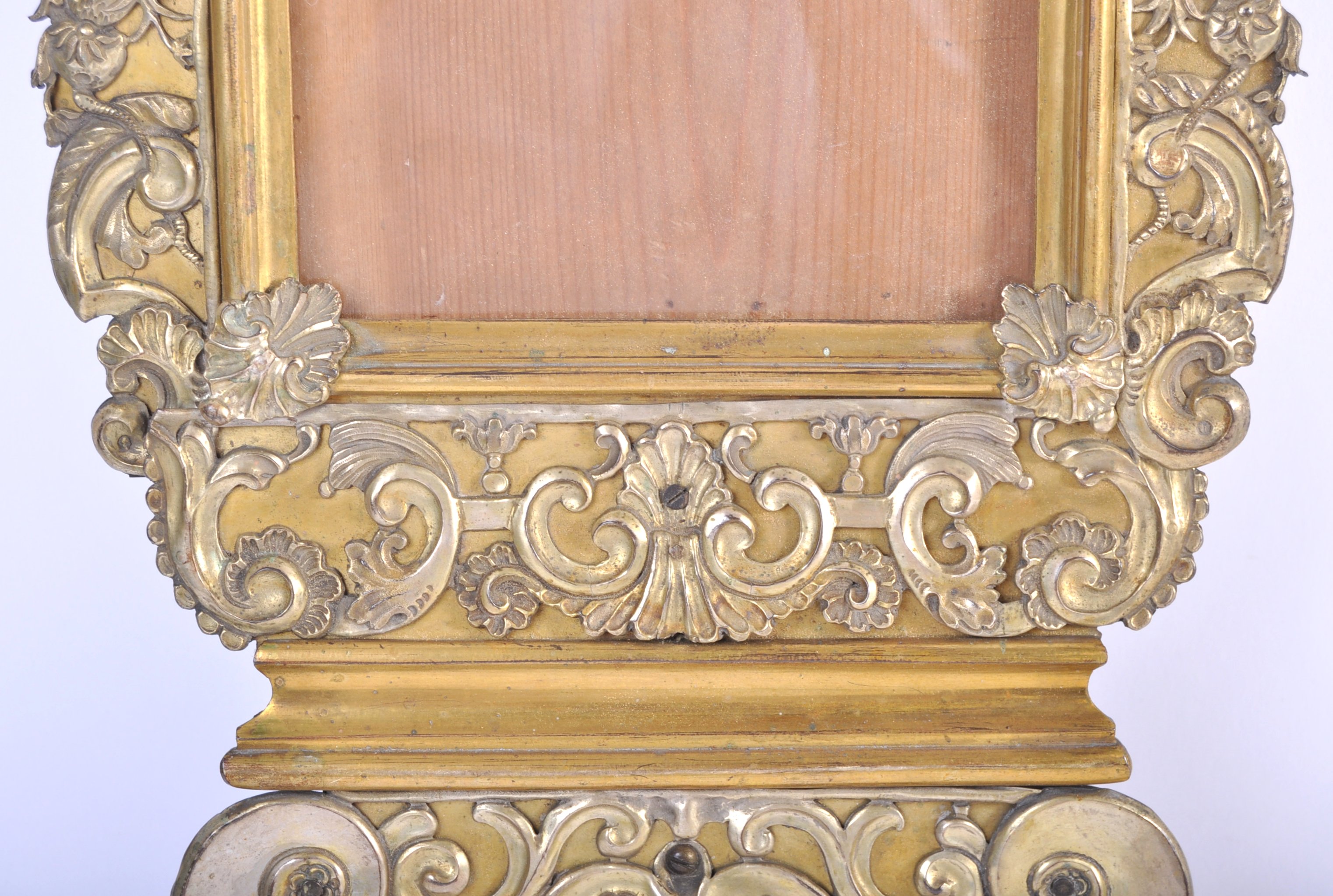 PAIR OF 18TH CENTURY ANTIQUE REPOUSSE BRASS PICTURE FRAMES - Image 5 of 7