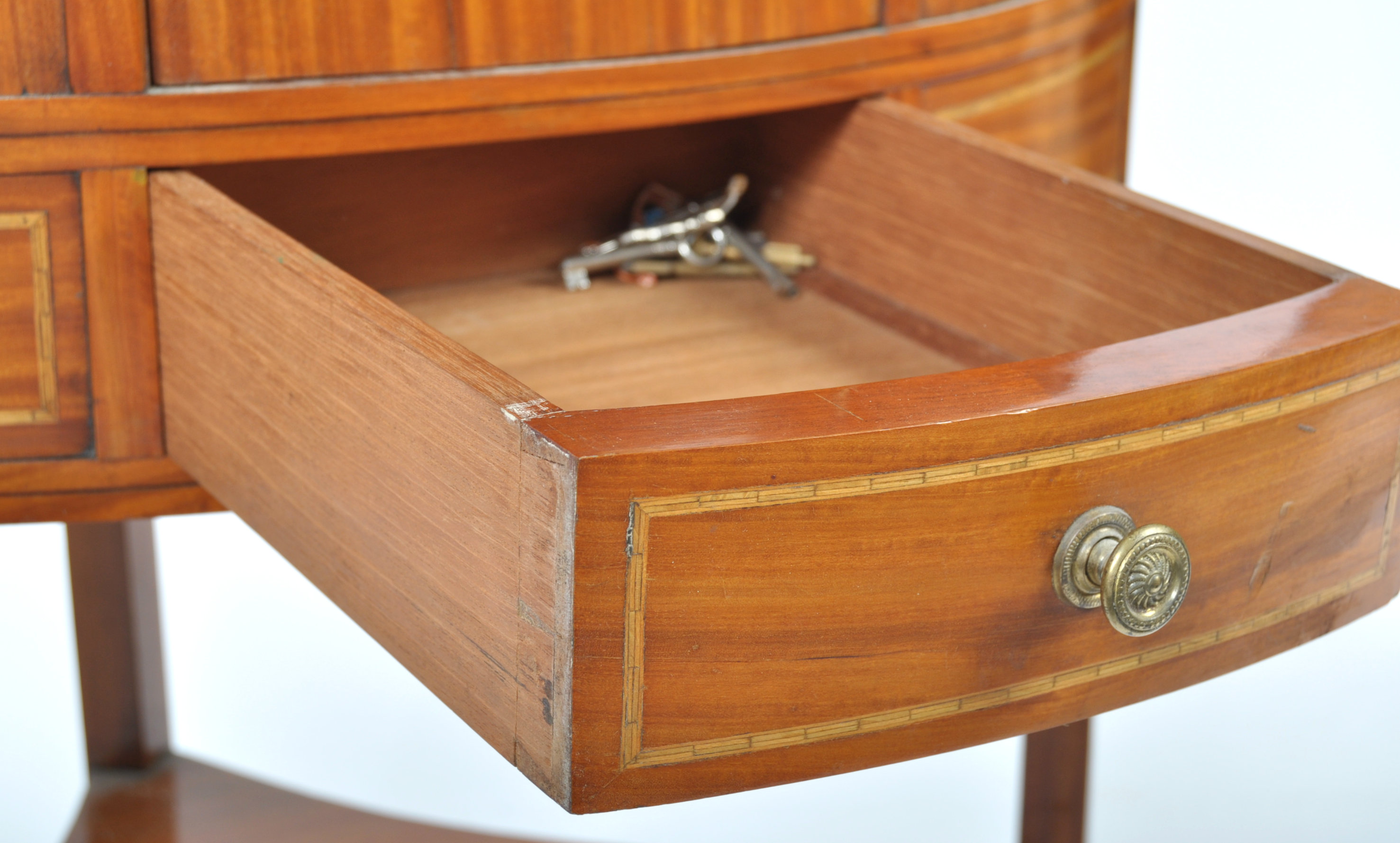 19TH CENTURY SATINWOOD CORNER CABINET VITRINE - Image 6 of 7