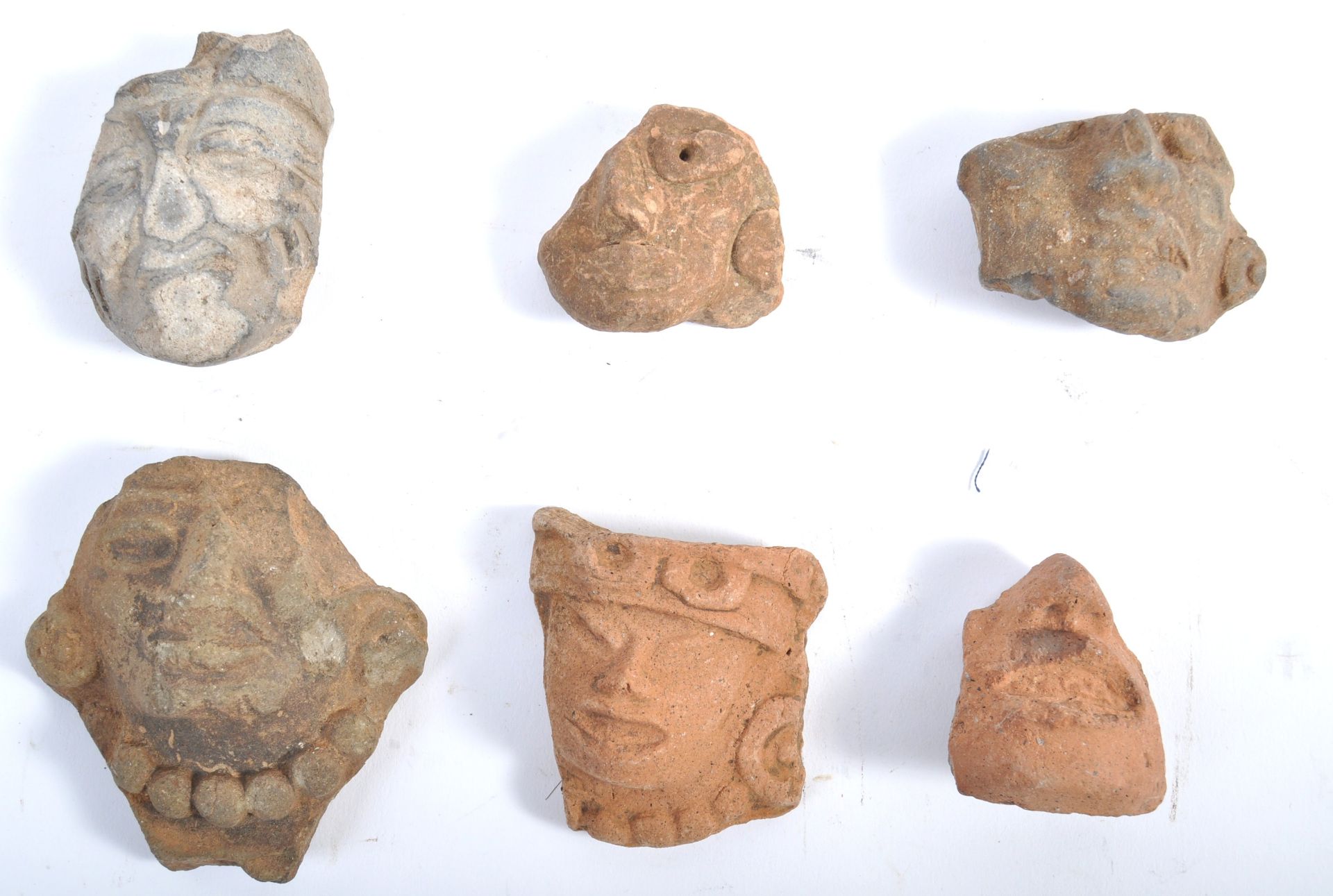 COLLECTION OF PRE-COLUMBIAN ERA MAYAN POTTERY HEADS - Bild 3 aus 8