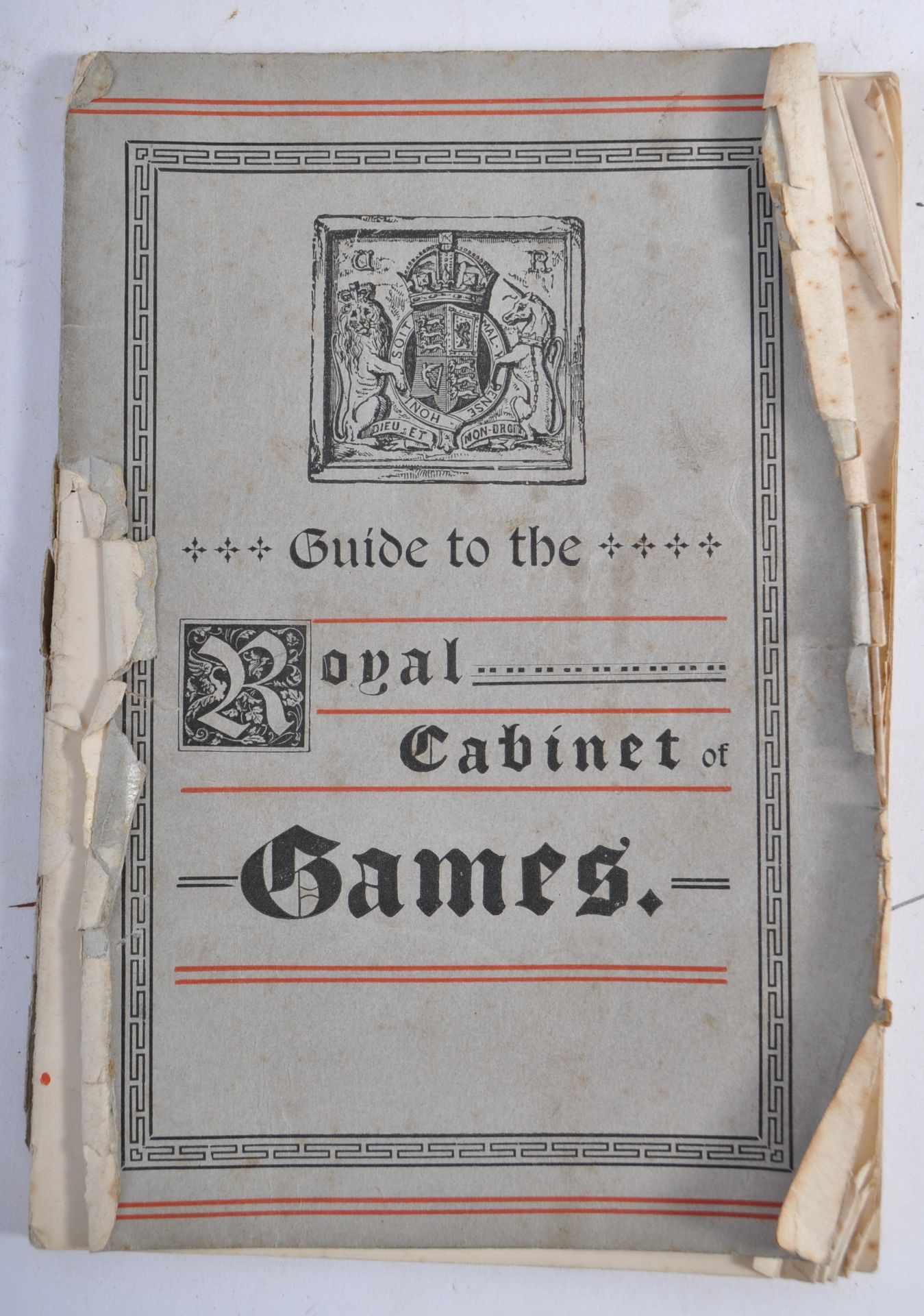 RARE 19TH CENTURY THE ROYAL CABINET OF GAMES COMPENDIUM BOX - Image 5 of 11