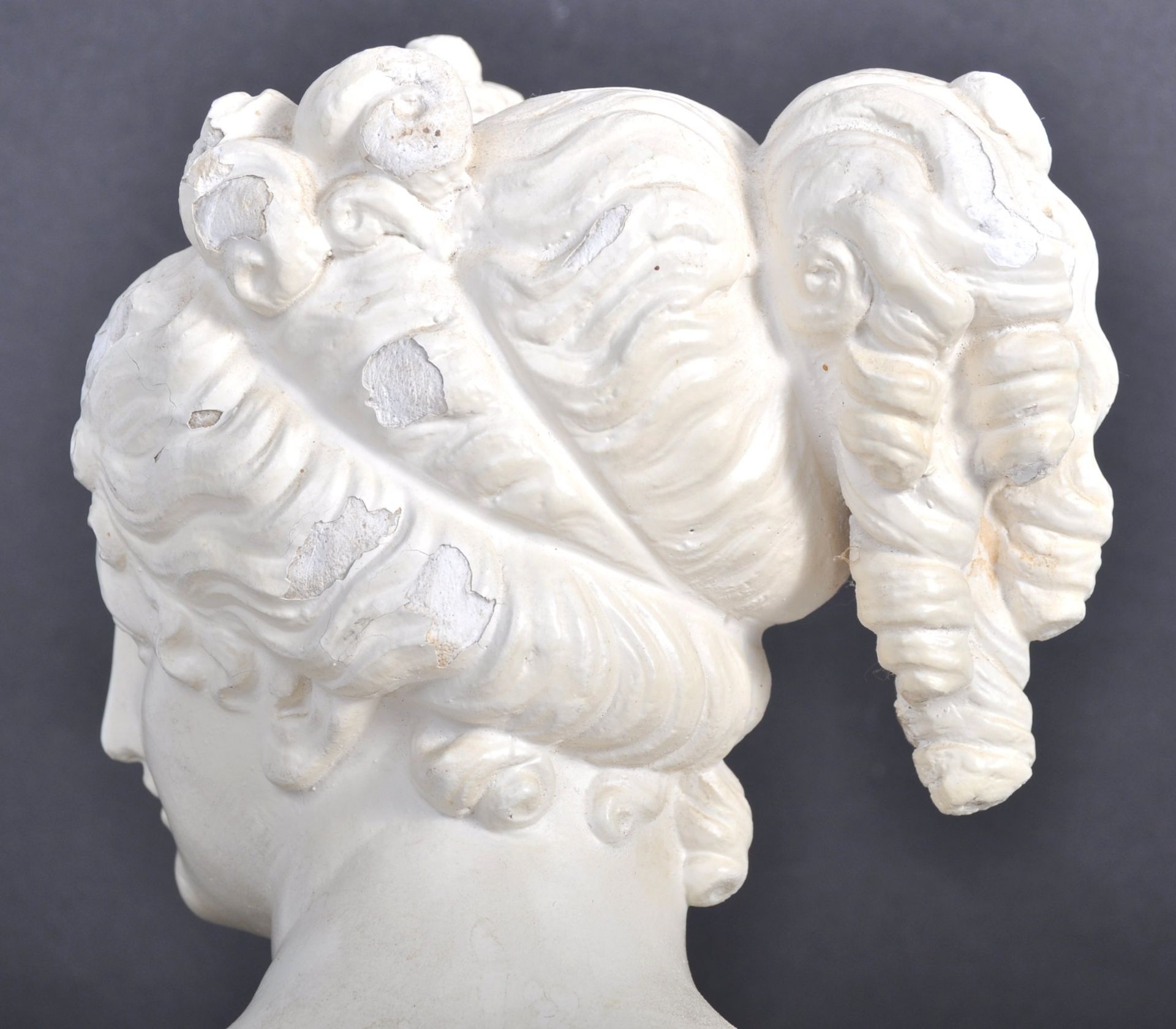 19TH CENTURY ITALIAN ANTIQUE GRAND TOUR PLASTER BUST - Bild 7 aus 9