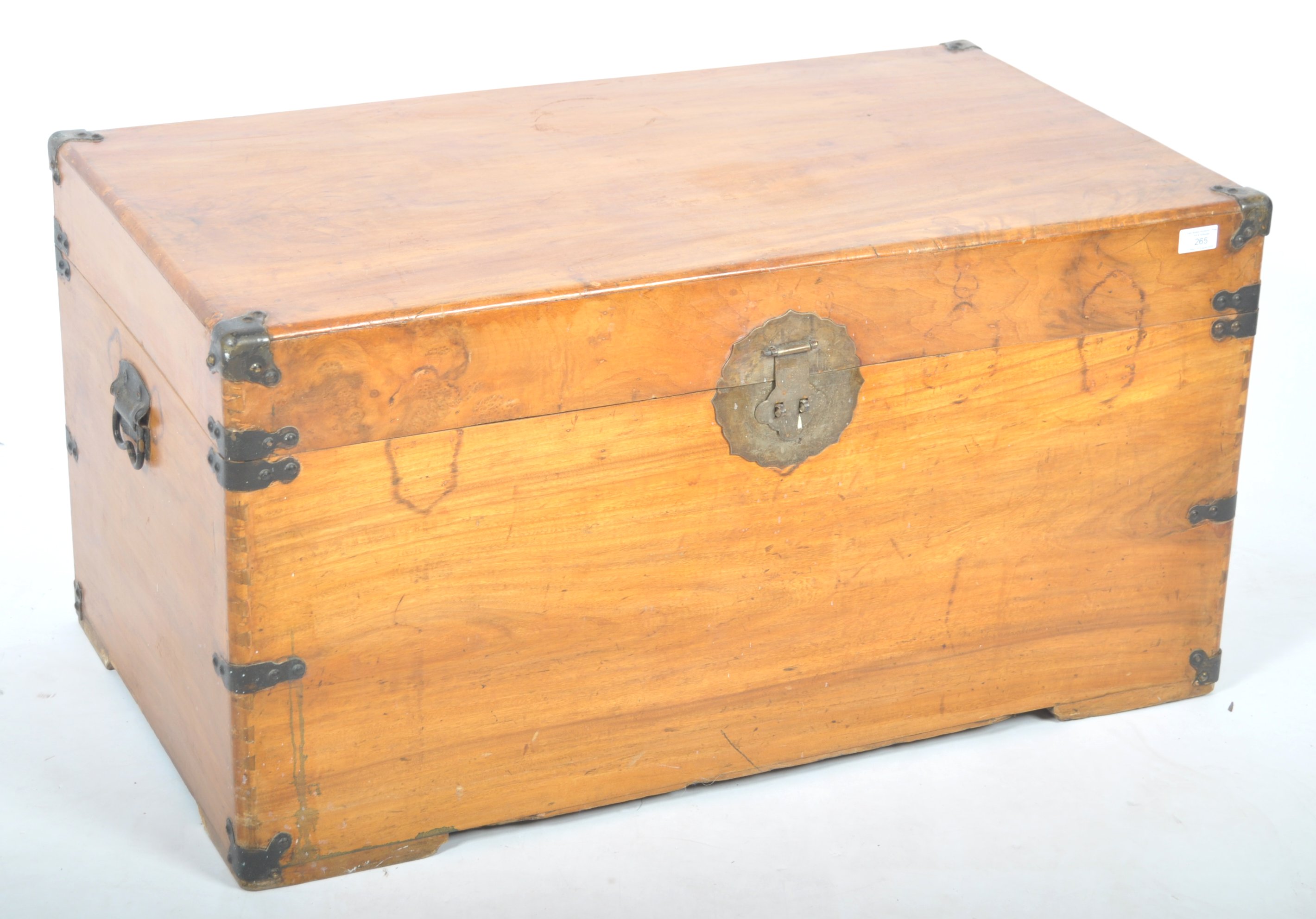 19TH CENTURY ENGLISH ANTIQUE CAMPHORWOOD SHIPPING TRUNK - Image 2 of 8