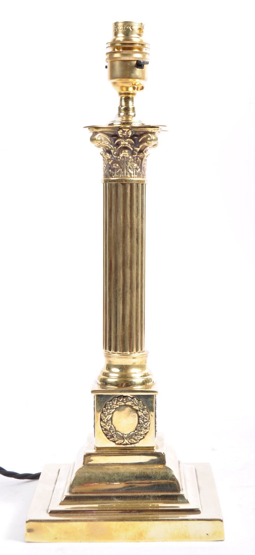 EARLY 20TH CENTURY ANTIQUE POLISHED BRASS CORINTHIAN COLUMN LAMP - Bild 3 aus 4