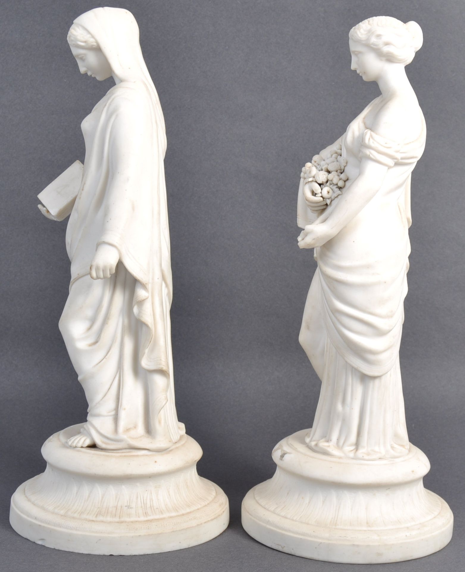 PAIR OF 19TH CENTURY GRAND TOUR PARIAN WARE FIGURINES - Bild 2 aus 7