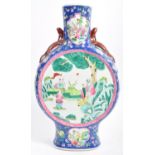 19TH CENTURY CHINESE HAND PAINTED PORCELAIN MOONFLASK