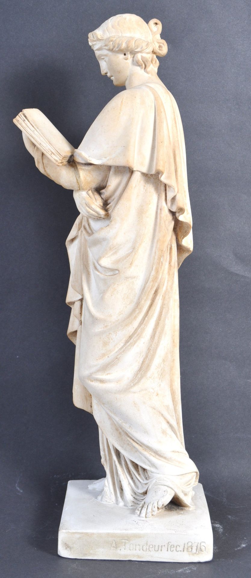 EARLY 20TH CENTURY GERMAN PLASTER STATUE IN THE FORM OF A CLASSICAL LADY - Bild 5 aus 10