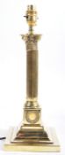 EARLY 20TH CENTURY ANTIQUE POLISHED BRASS CORINTHIAN COLUMN LAMP