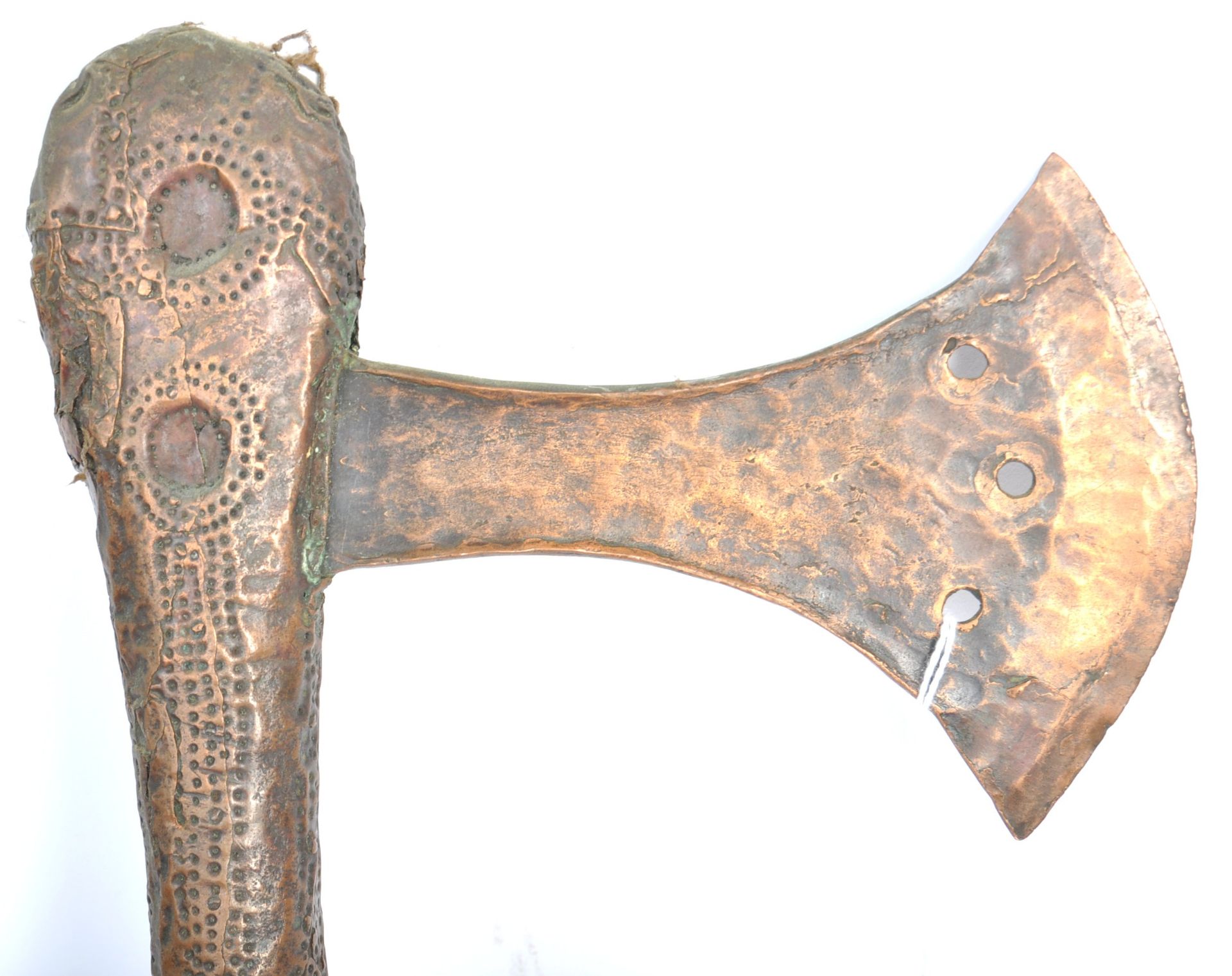 TRIBAL ANTIQUITIES - 19TH CENTURY AFRICAN SONGYE AXE - Bild 2 aus 5