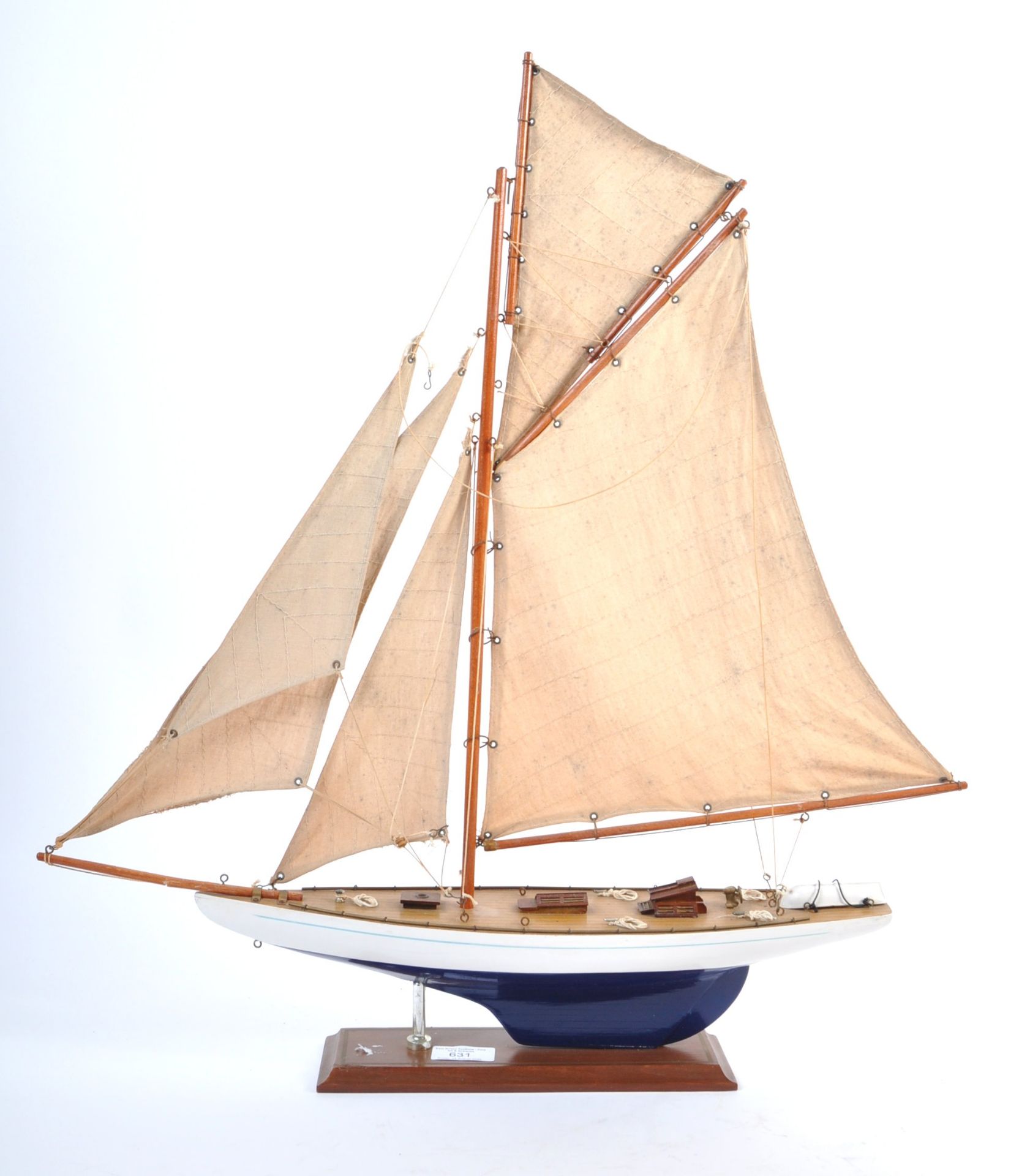 19TH / 20TH CENTURY ANTIQUE SCRATCH BUILT MODEL BOAT