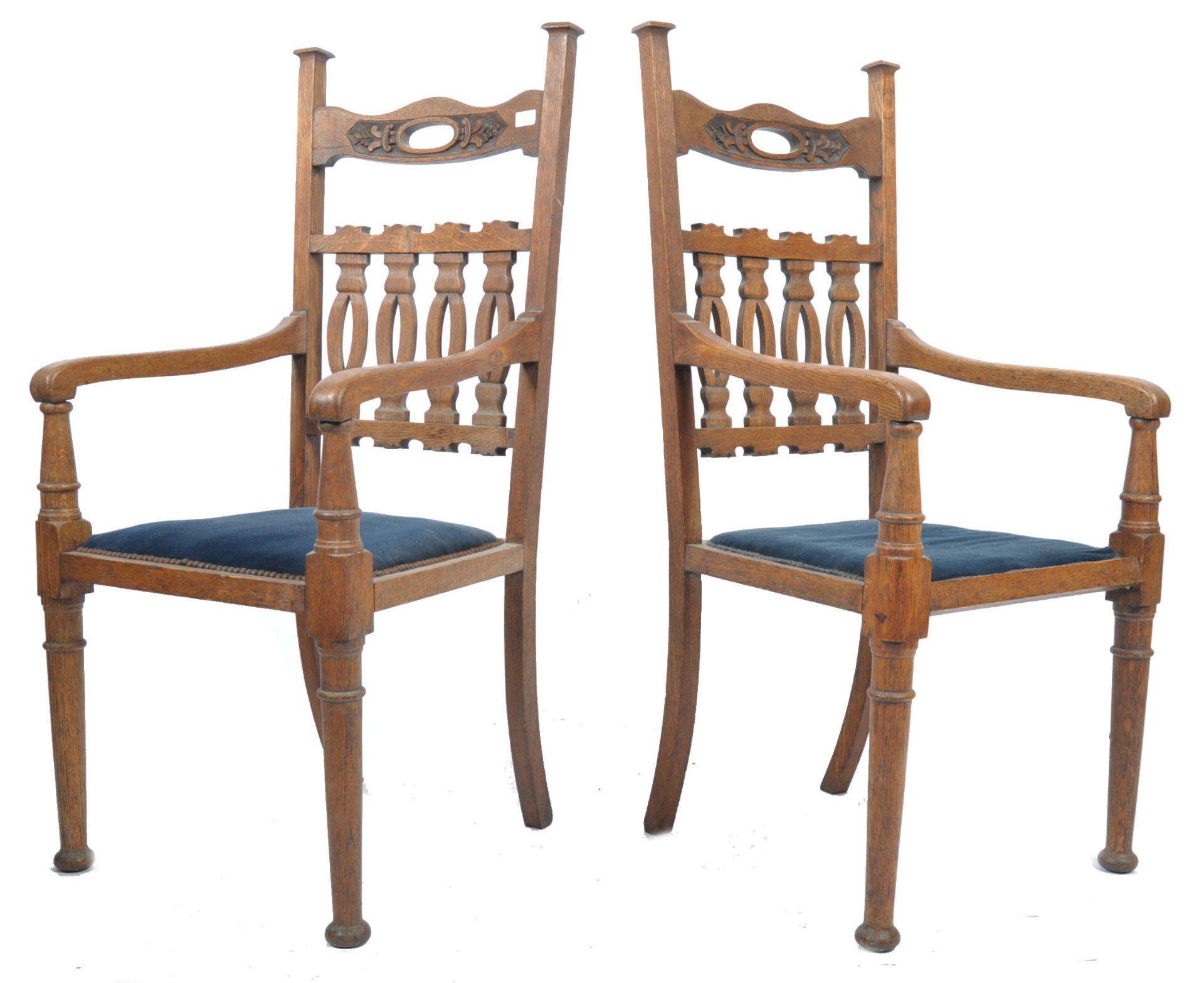 PAIR OF EARLY 20TH CENTURY OAK ARTS AND CRAFTS DINING CHAIRS