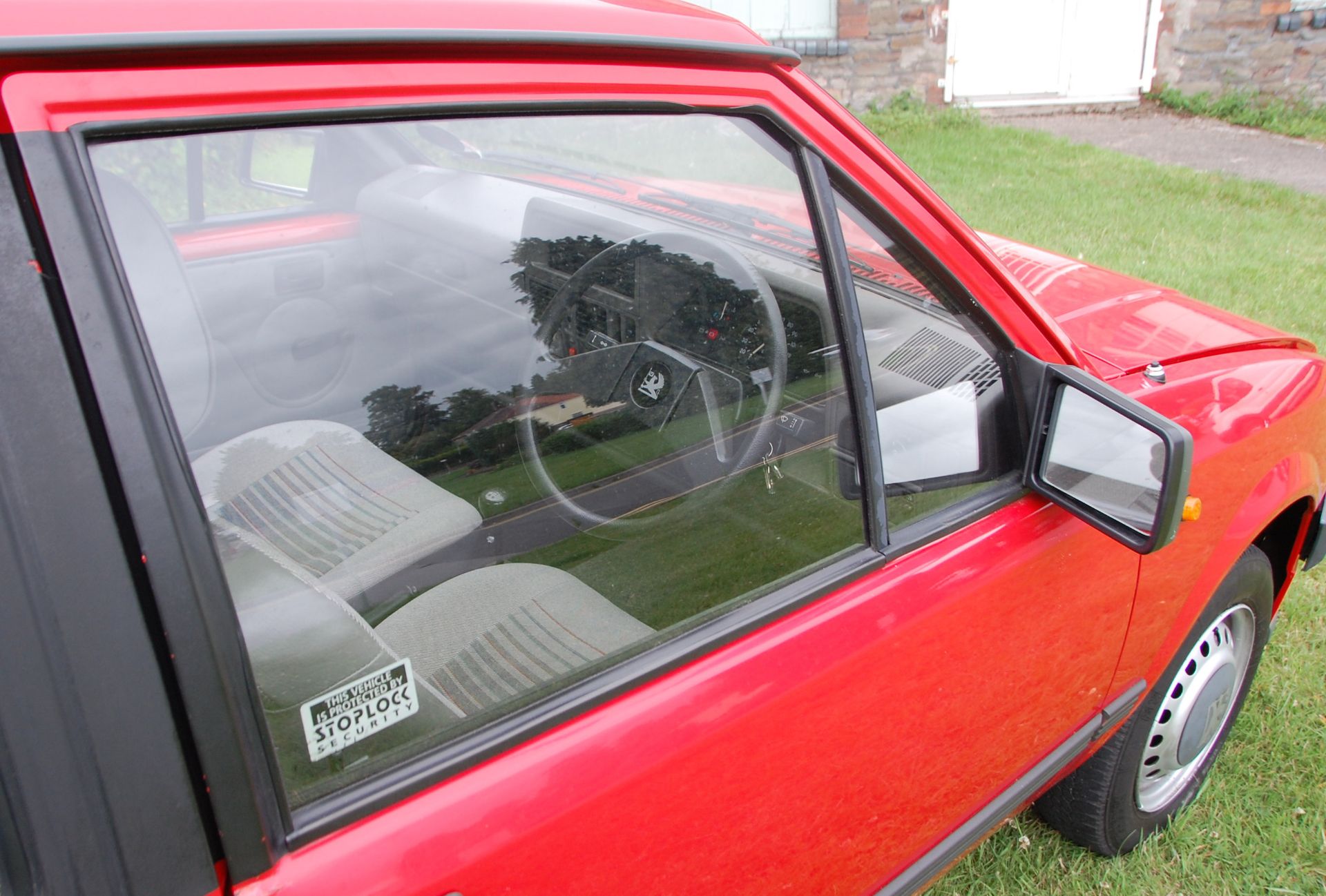 STUNNING UNRESTORED 1990 VAUXHALL NOVA MERIT 1200CC IN RED - Bild 30 aus 78