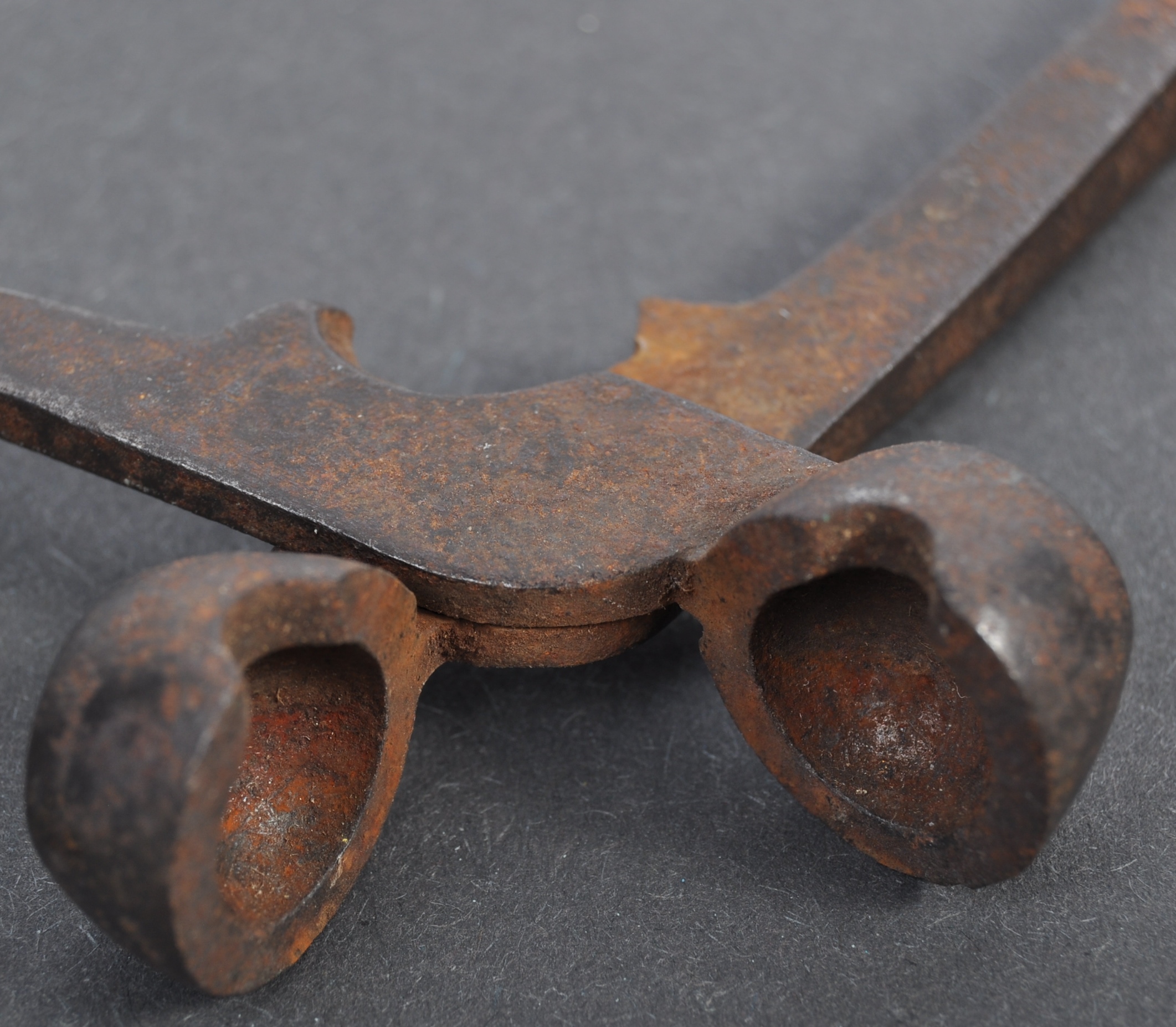 RARE 19TH CENTURY FORGED IRON ANTIQUE AMMUNITION MAKER - Image 4 of 4