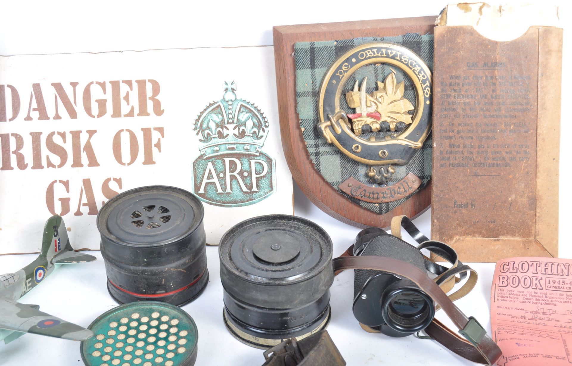 COLLECTION OF ASSORTED MILITARIA - MODELS, AUTOGRA - Bild 2 aus 8