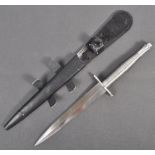 20TH CENTURY FS COMMANDO KNIFE / DAGGER