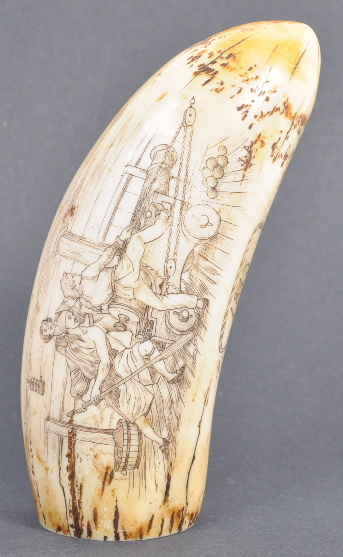 19TH CENTURY STYLE NAPOLEONIC SCRIMSHAW TUSK - Bild 4 aus 8