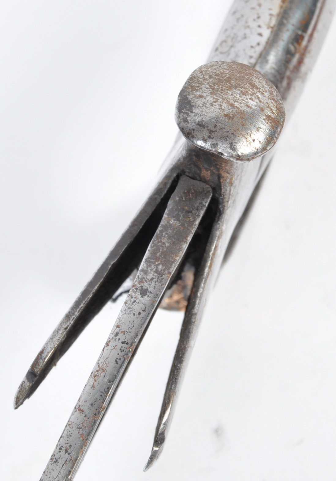 19TH CENTURY INDIAN SILVER HILTED KIRACH / TULWAR - Image 6 of 8