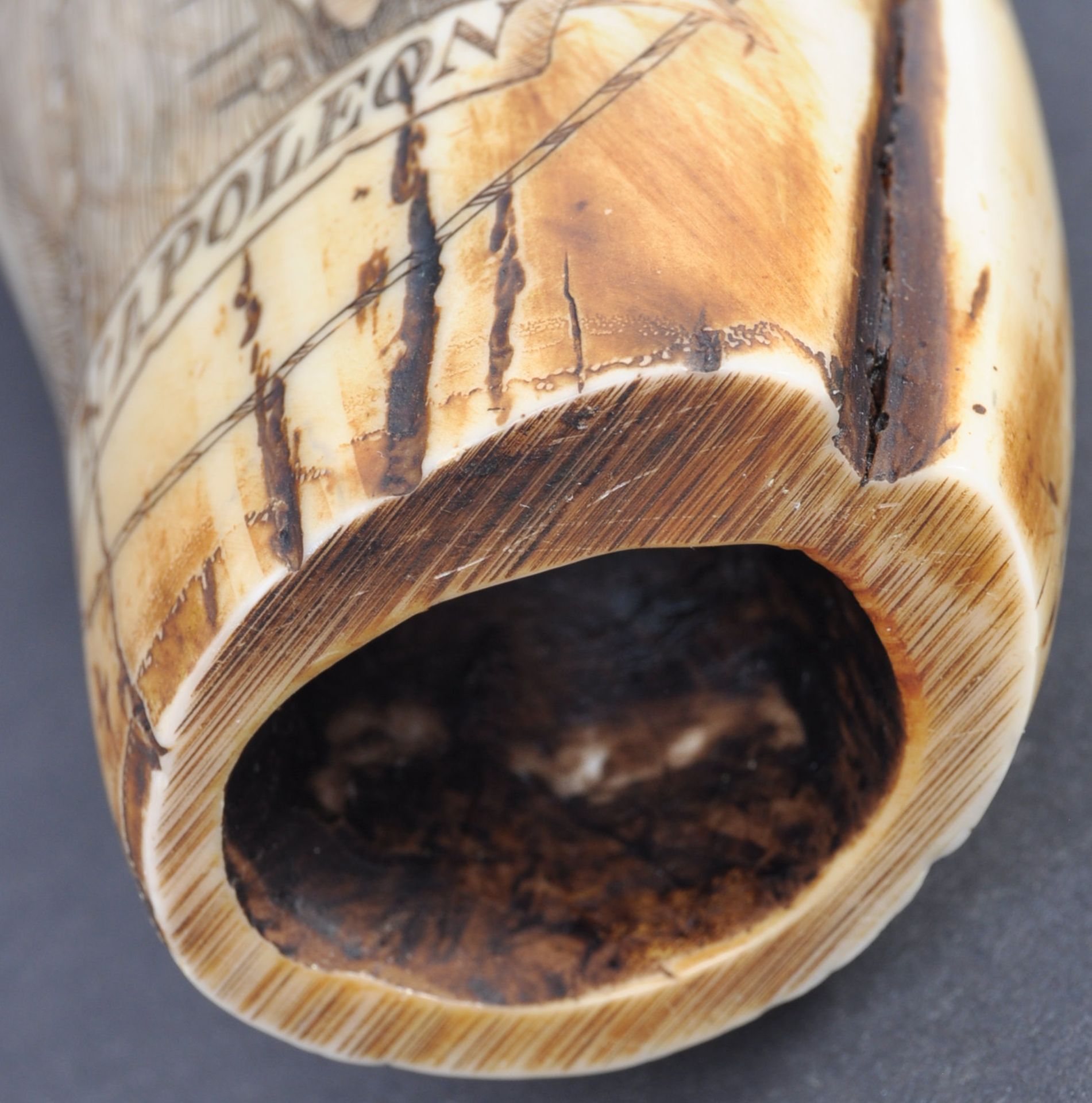 19TH CENTURY STYLE NAPOLEONIC SCRIMSHAW TUSK - Bild 8 aus 8