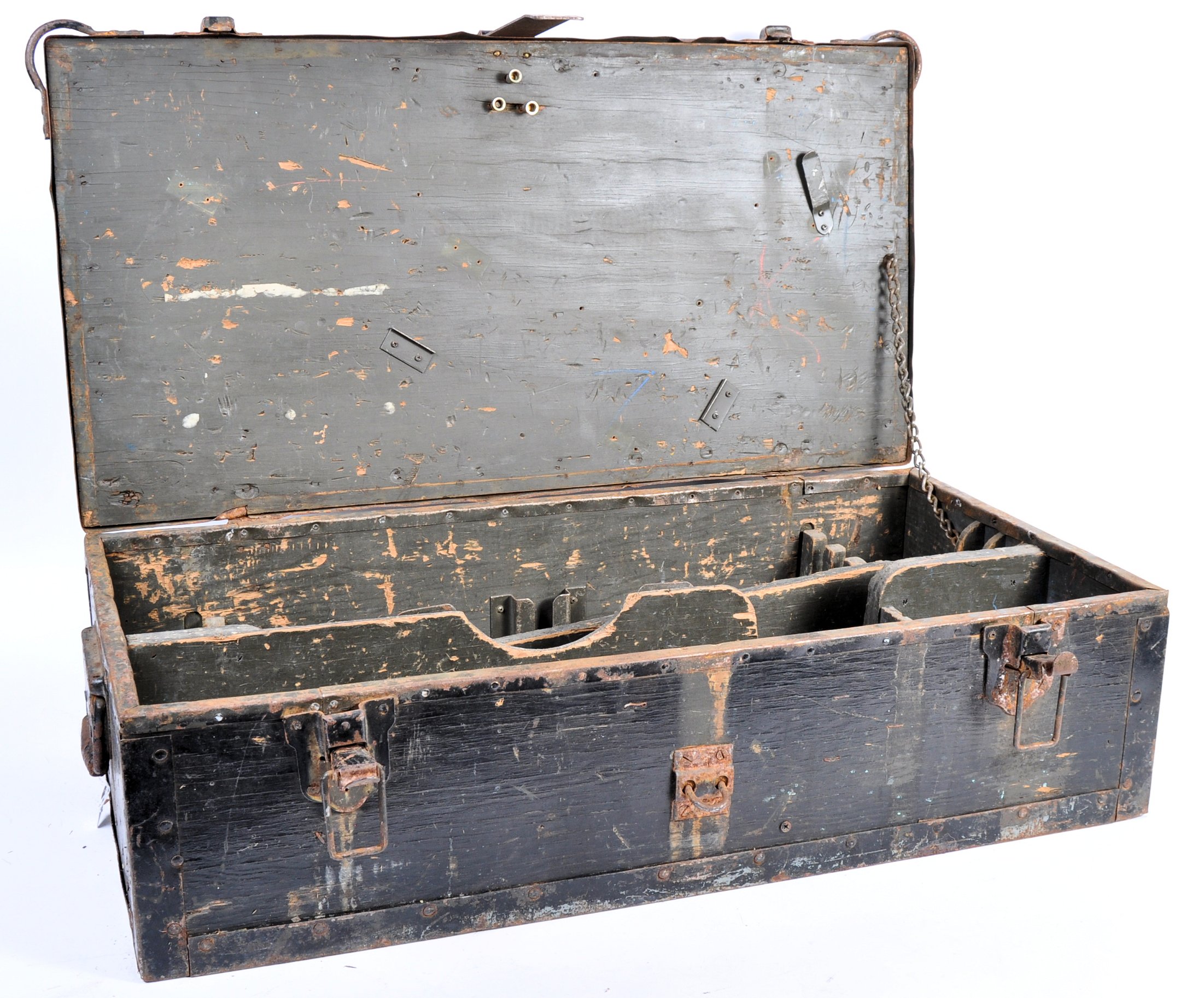 LARGE WWII GERMAN ARMY AMMUNITION / SMALL ARMS BOX - Image 4 of 5