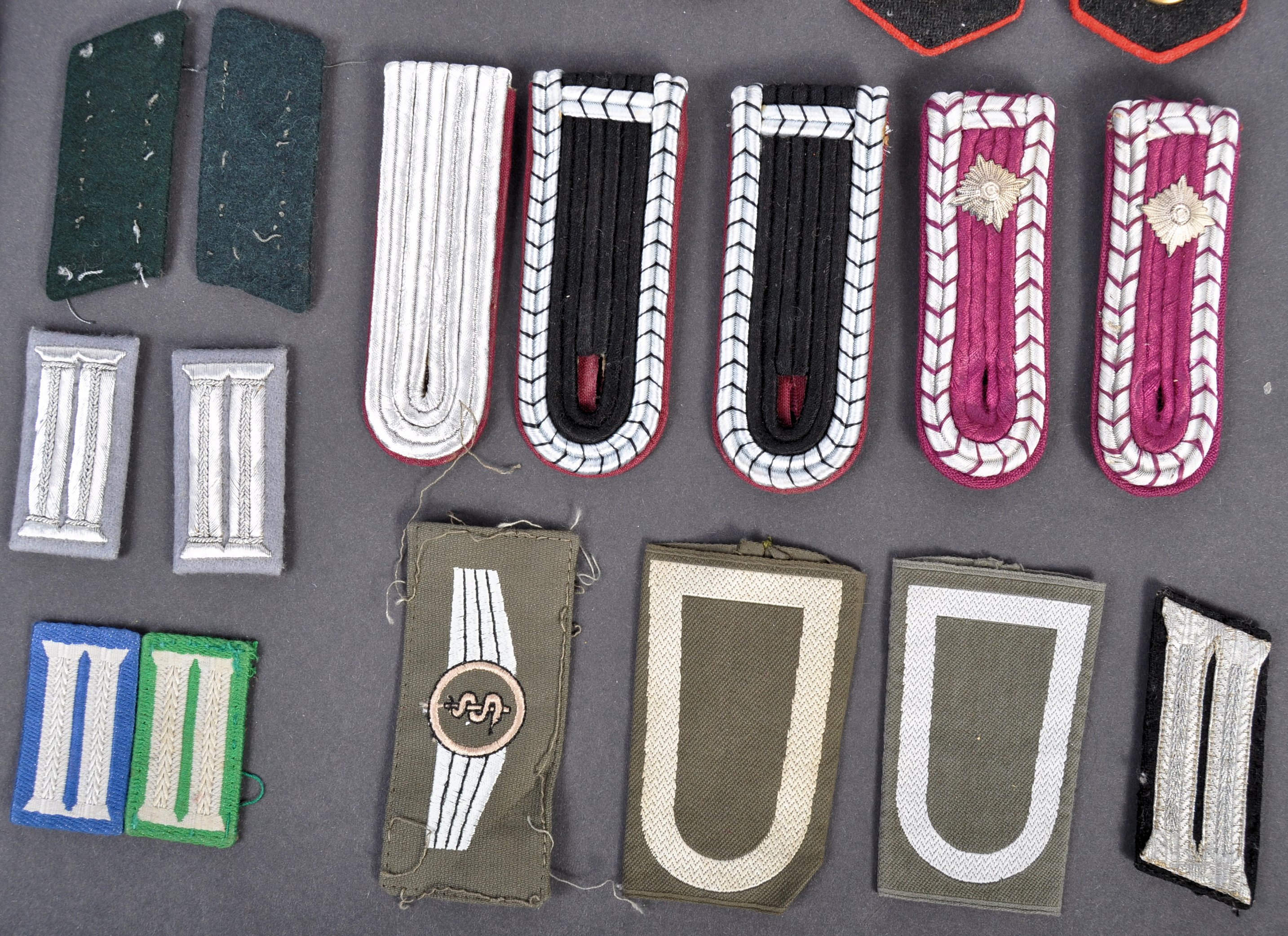 COLLECTION OF ASSORTED GERMAN EPAULETTES & PATCHES - Image 4 of 5