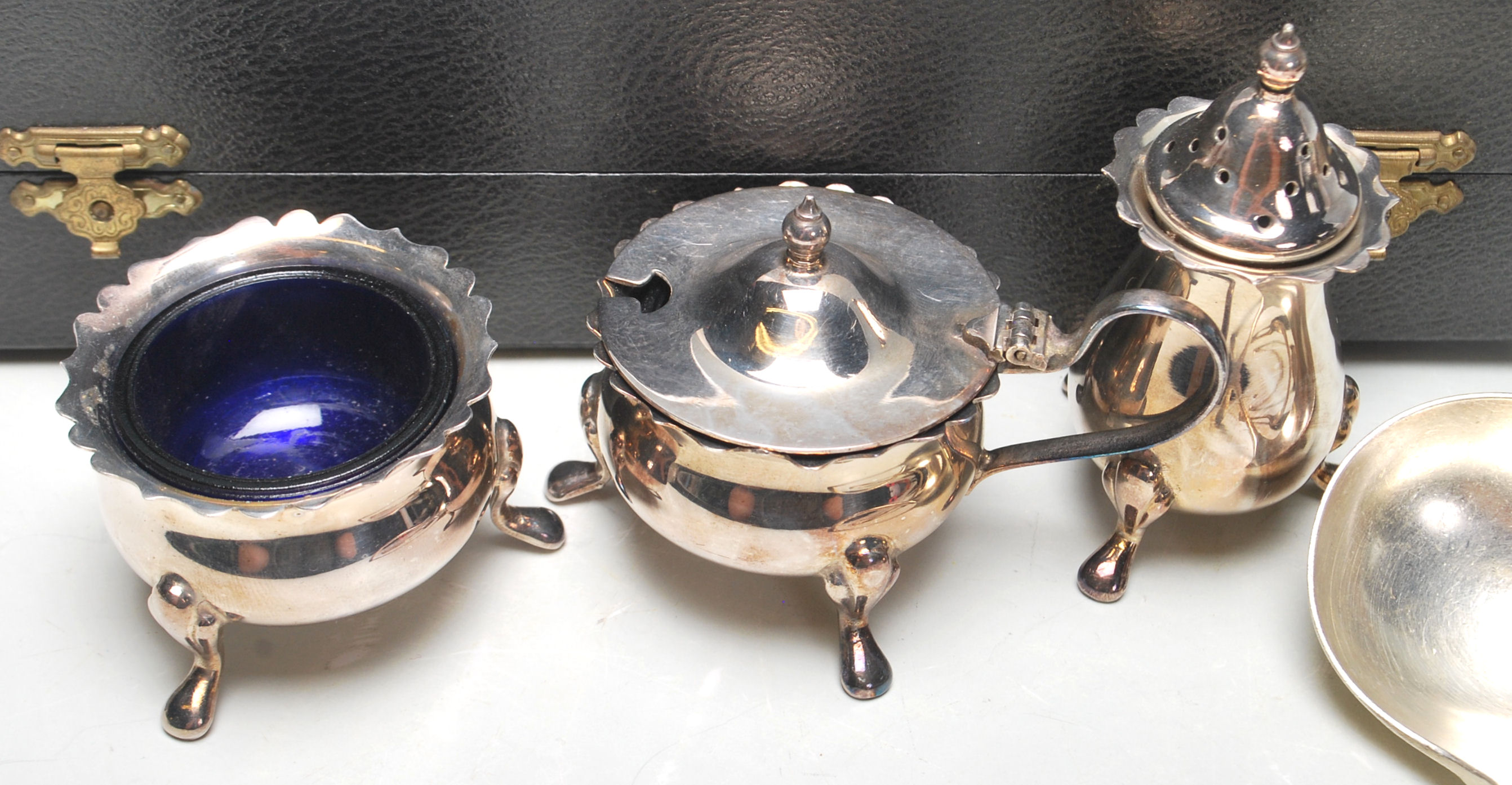 A collection of silver plated wares to include a s - Image 2 of 9