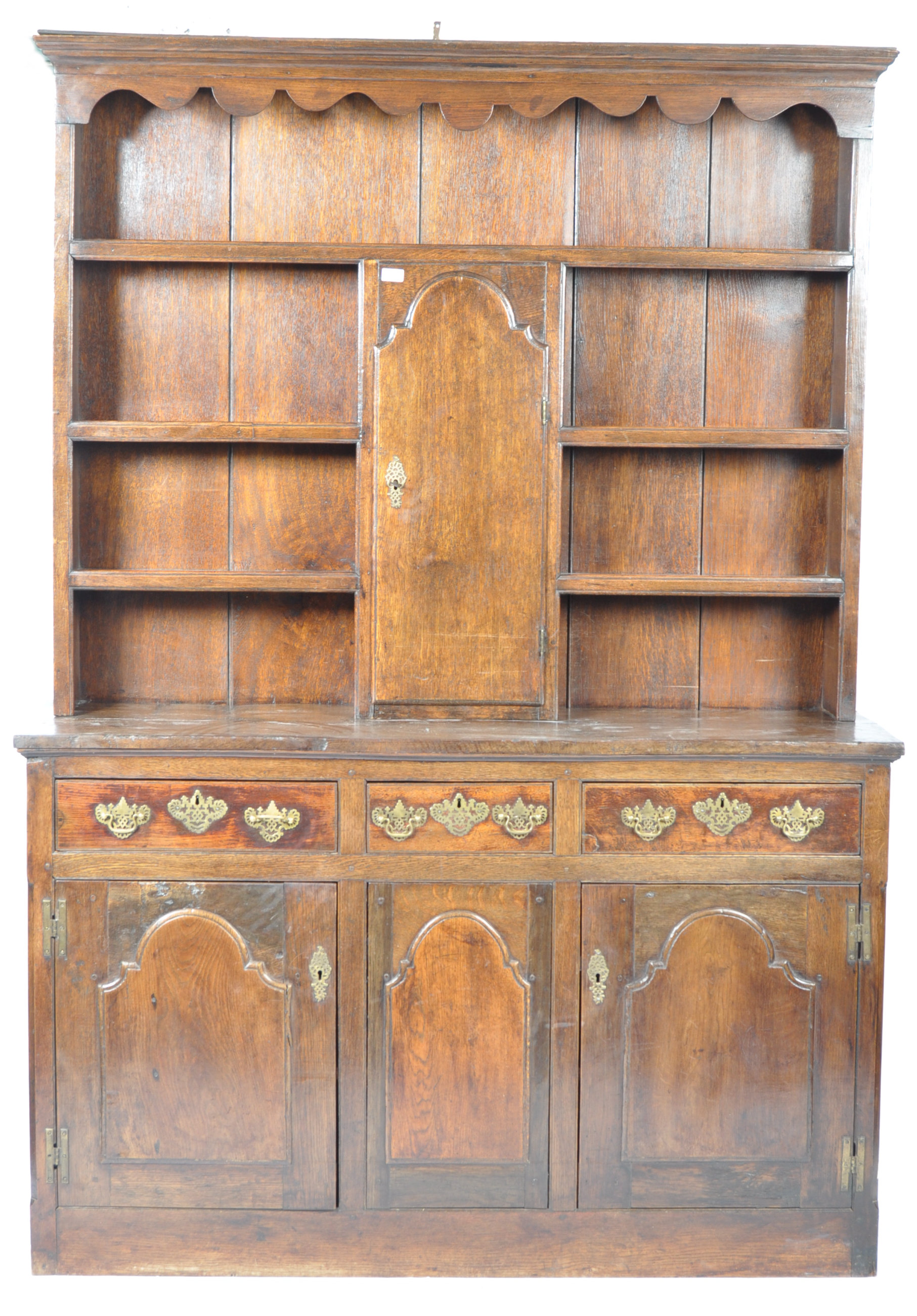 18TH CENTURY GEORGIAN ENGLISH ANTIQUE OAK DRESSER - Image 2 of 18