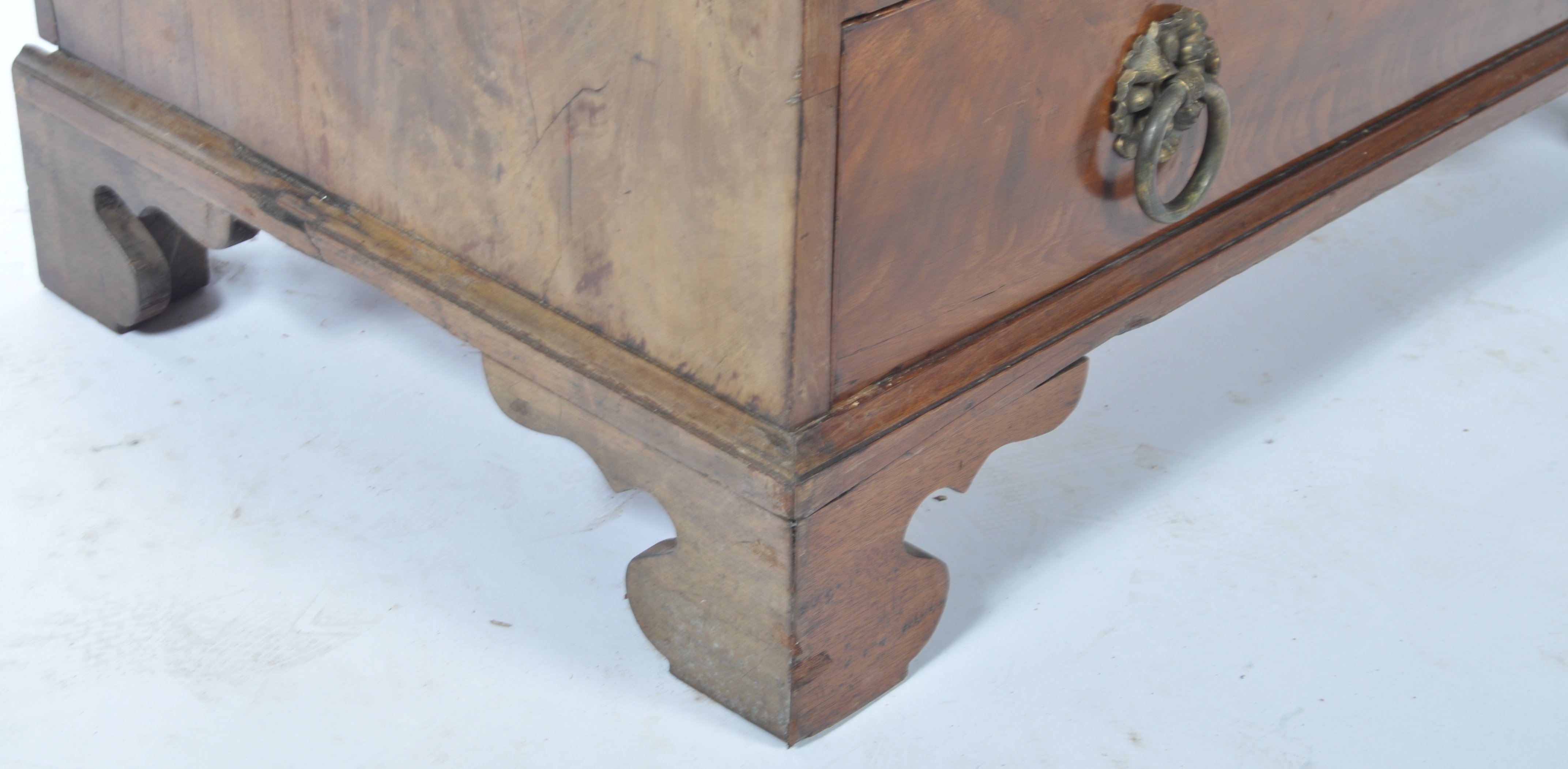 18TH CENTURY GEORGE III MAHOGANY BACHELORS CHEST - Image 7 of 12