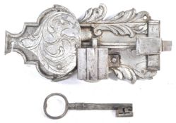 17TH CENTURY ANTIQUE ENGRAVED IRON LOCK AND KEY