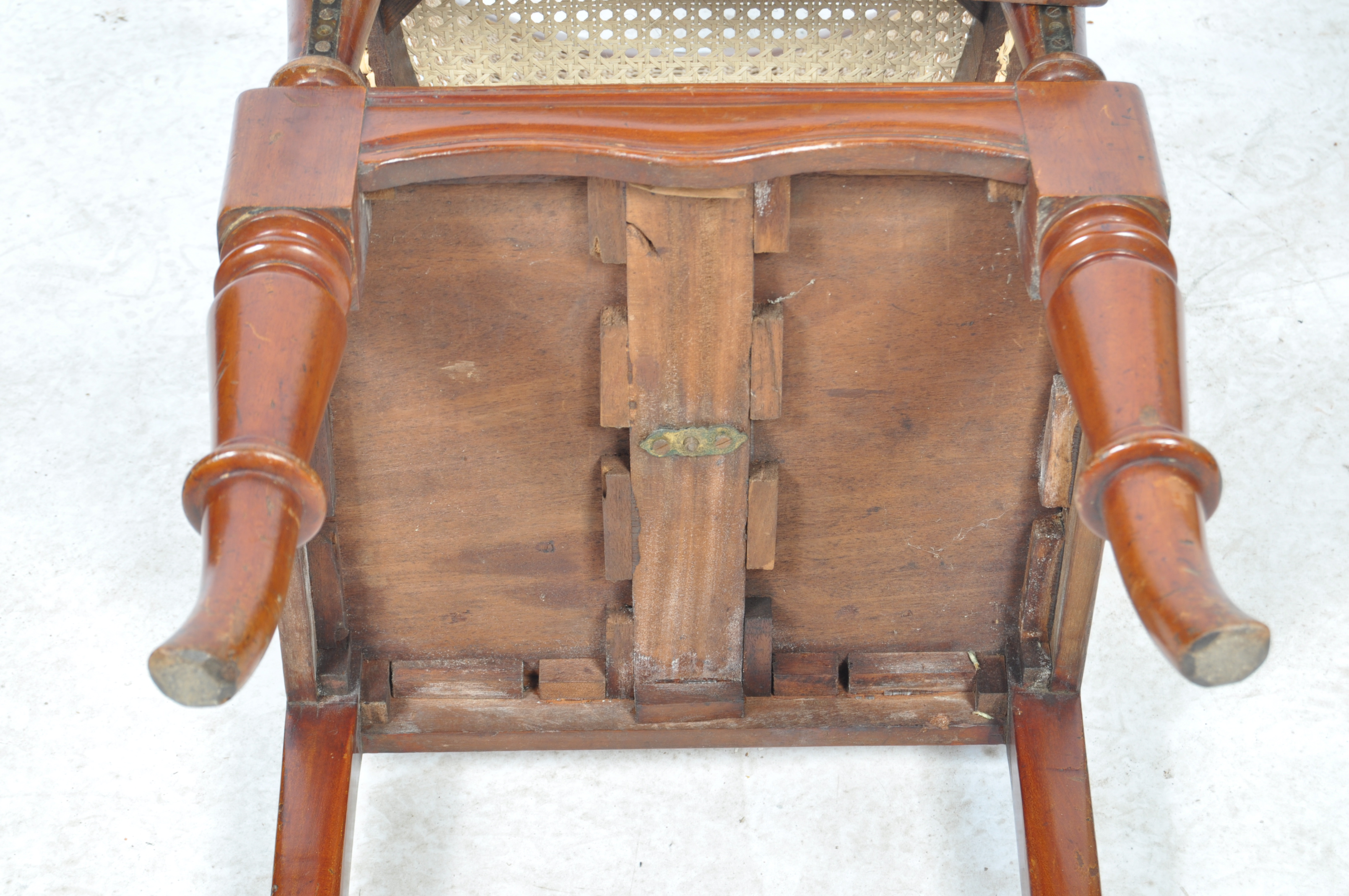 19TH CENTURY VICTORIAN ENGLISH ANTIQUE HIGH CHAIR - Image 9 of 16