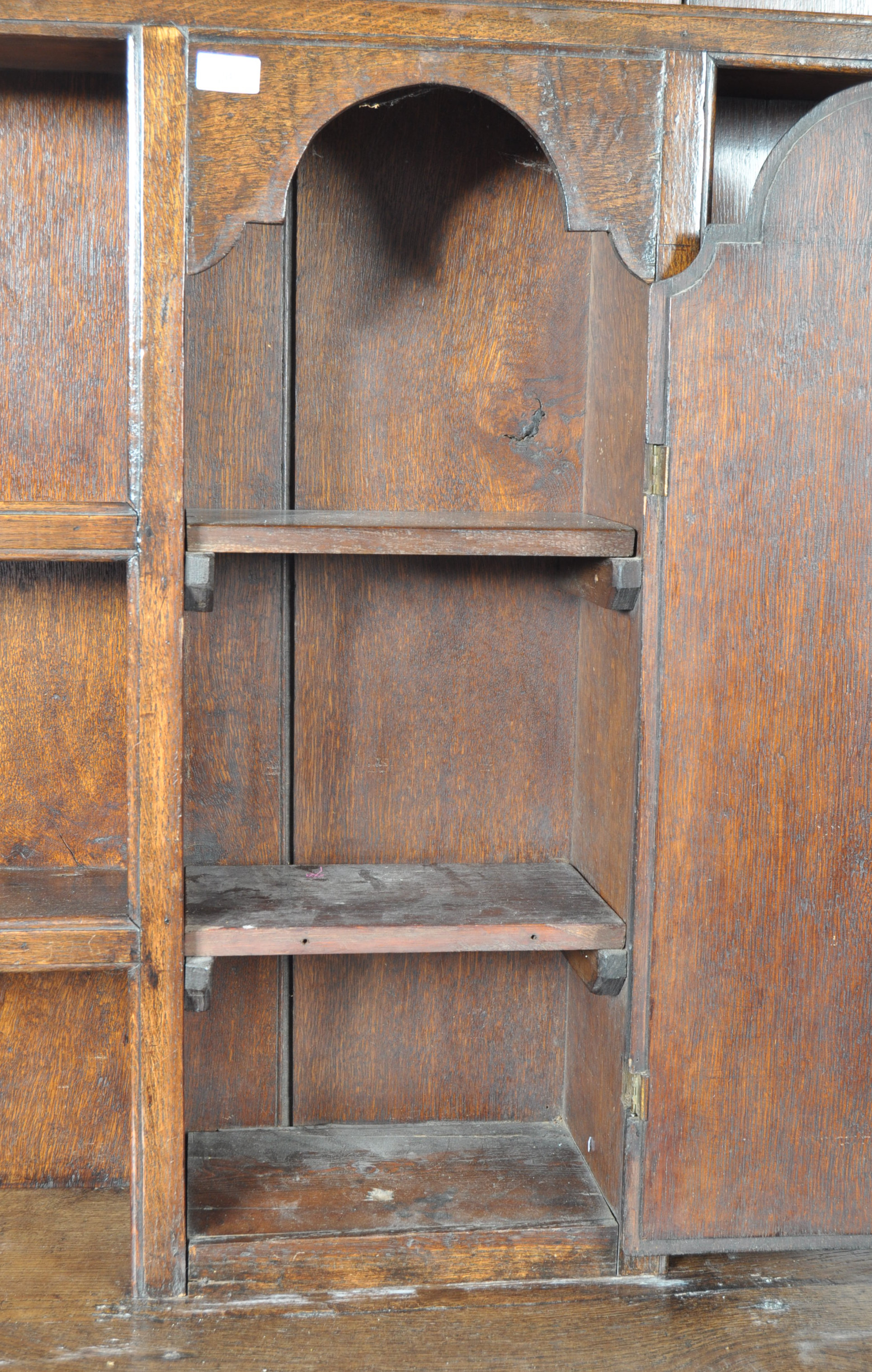 18TH CENTURY GEORGIAN ENGLISH ANTIQUE OAK DRESSER - Image 14 of 18