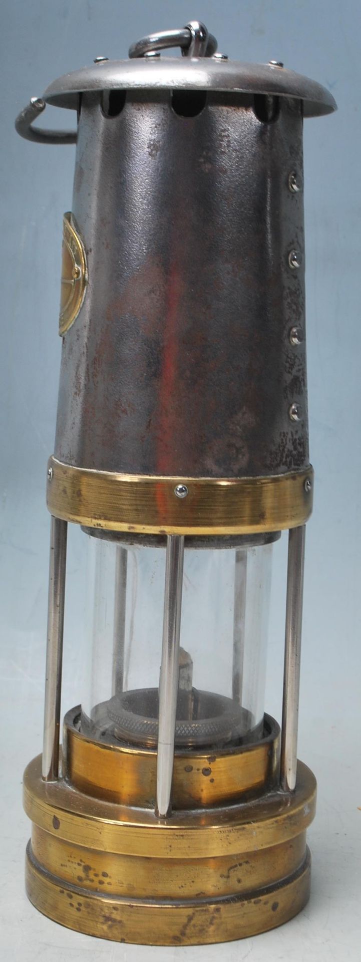 A early 20th century antique E. Thomas & Williams Ltd miners safety lamp with metal and brass - Bild 2 aus 7