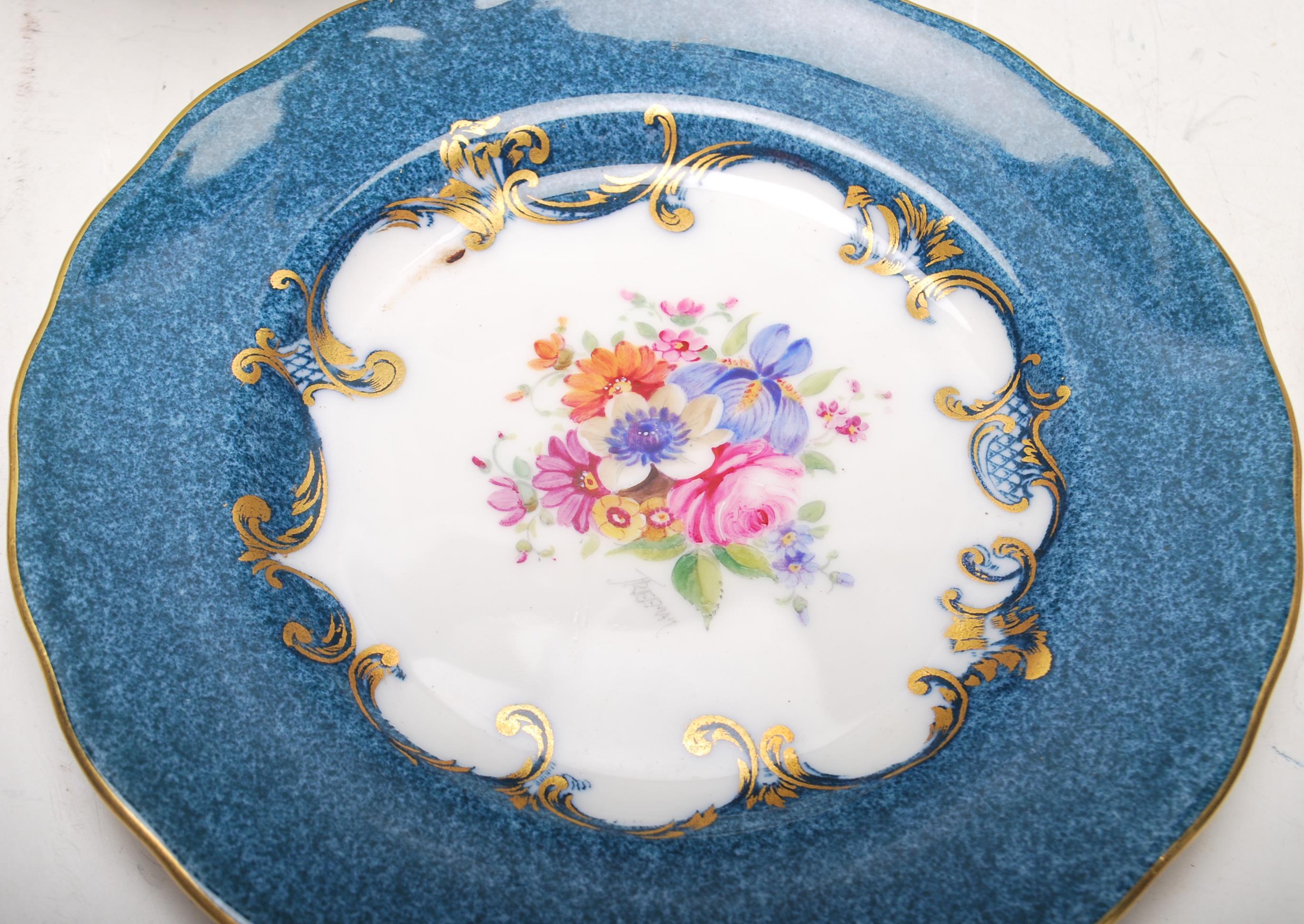 A good 20th century Royal Worcester tea service / part tea service for twelve persons comprising - Image 5 of 17