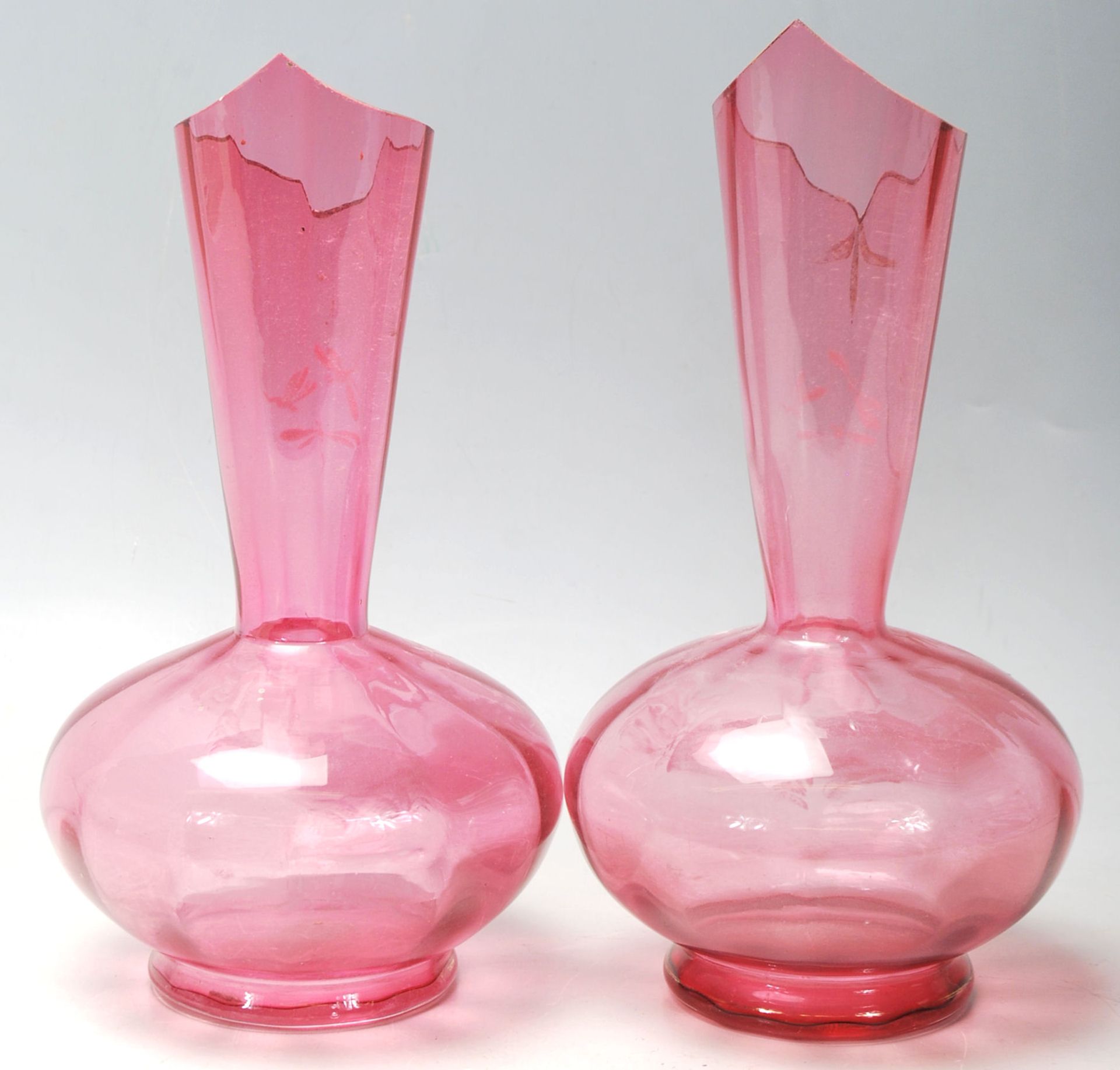A pair of 19th Century Victorian cranberry glass stem vases of bulbous form having painted white - Bild 7 aus 11