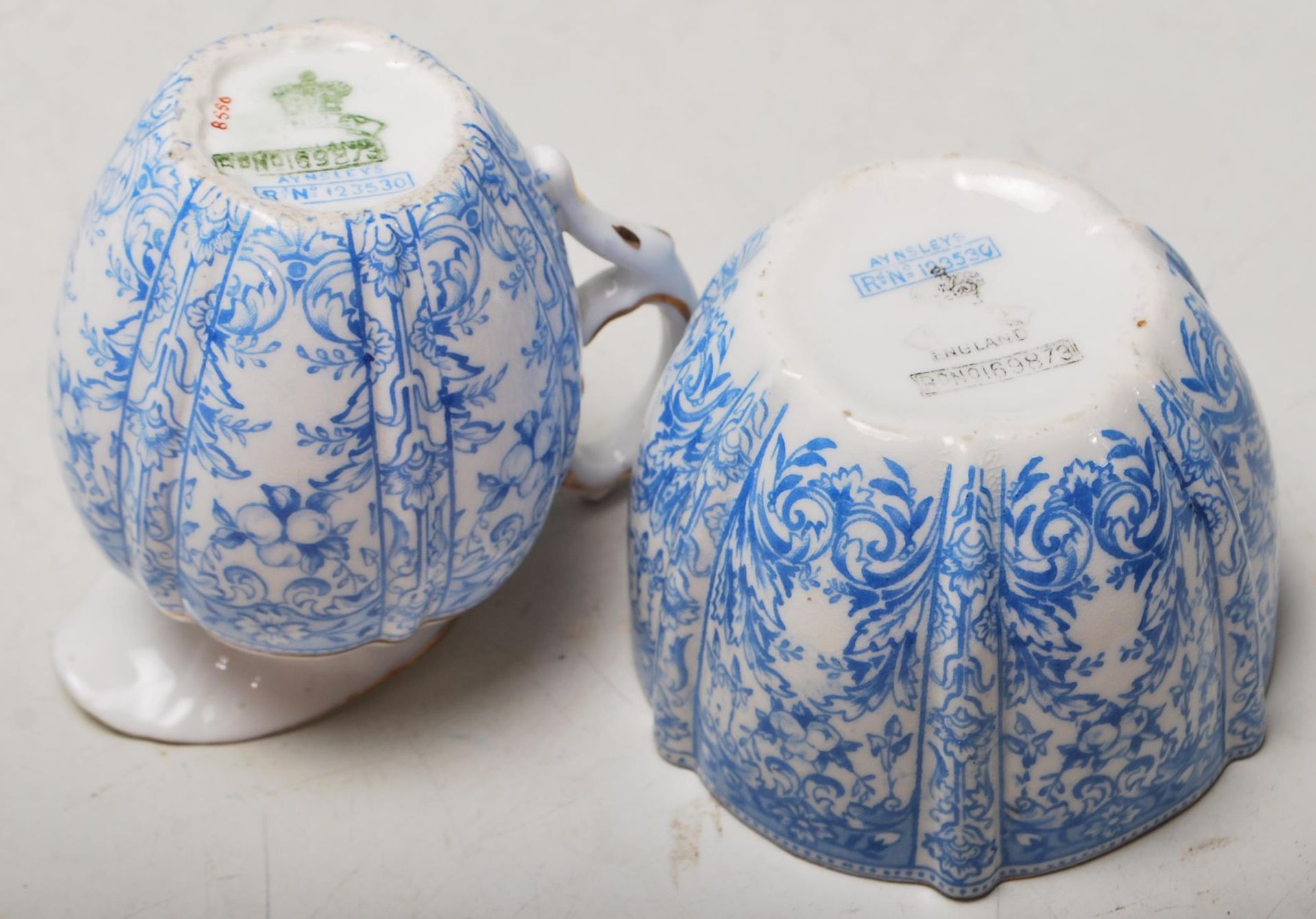 A 19th century Victorian Blue and white Aynsley Engle ceramic tea service for four comprising of - Bild 10 aus 15