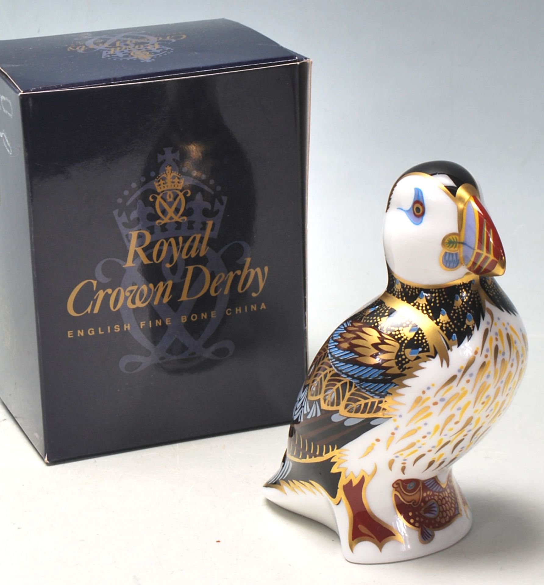 ROYAL CROWN DERBY CERAMIC PUFFIN STATUE / FIGURE