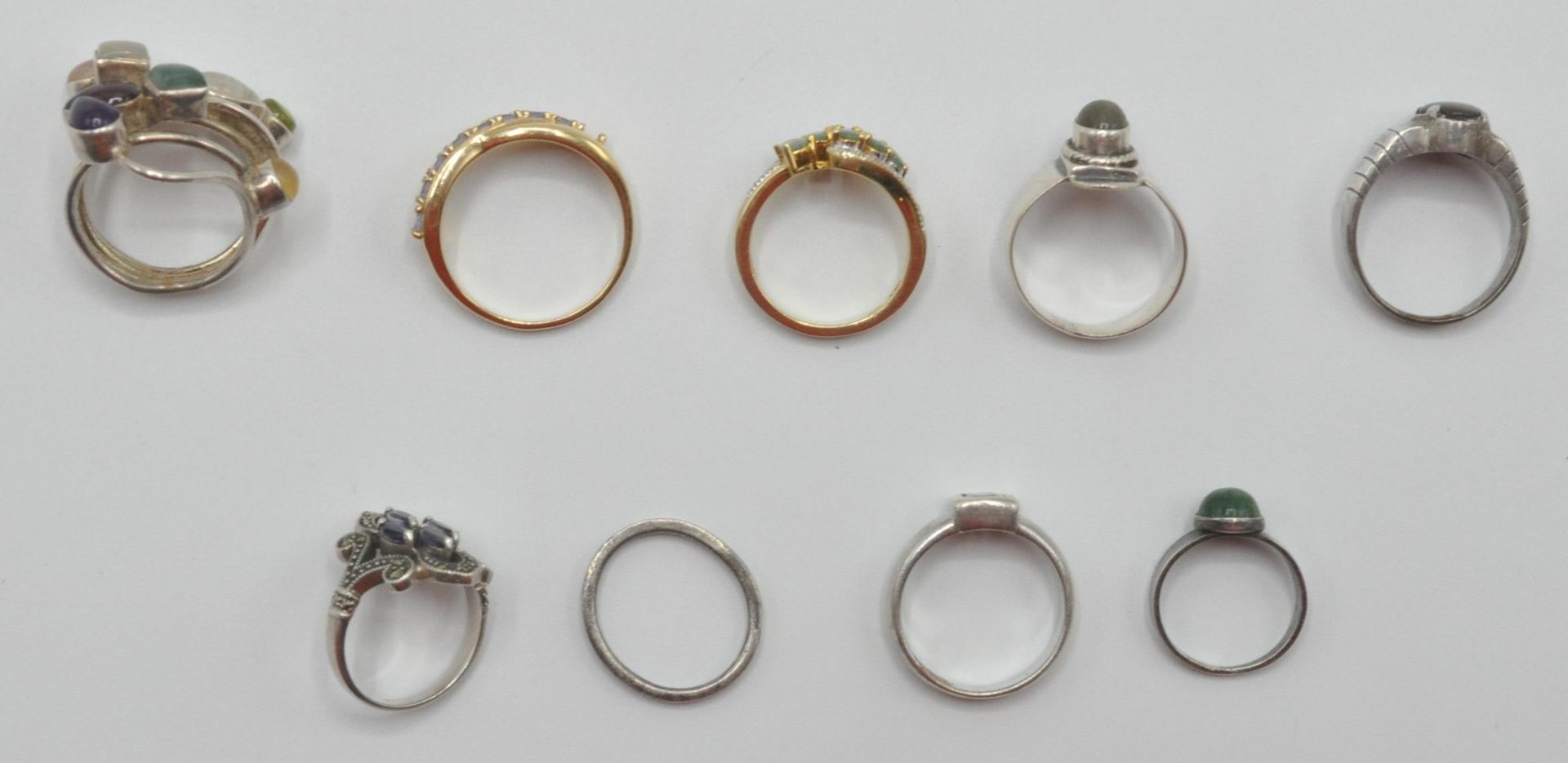 A collection of nine silver 925 rings most of them with precious stones. Total gross weight: 44g - Bild 6 aus 9