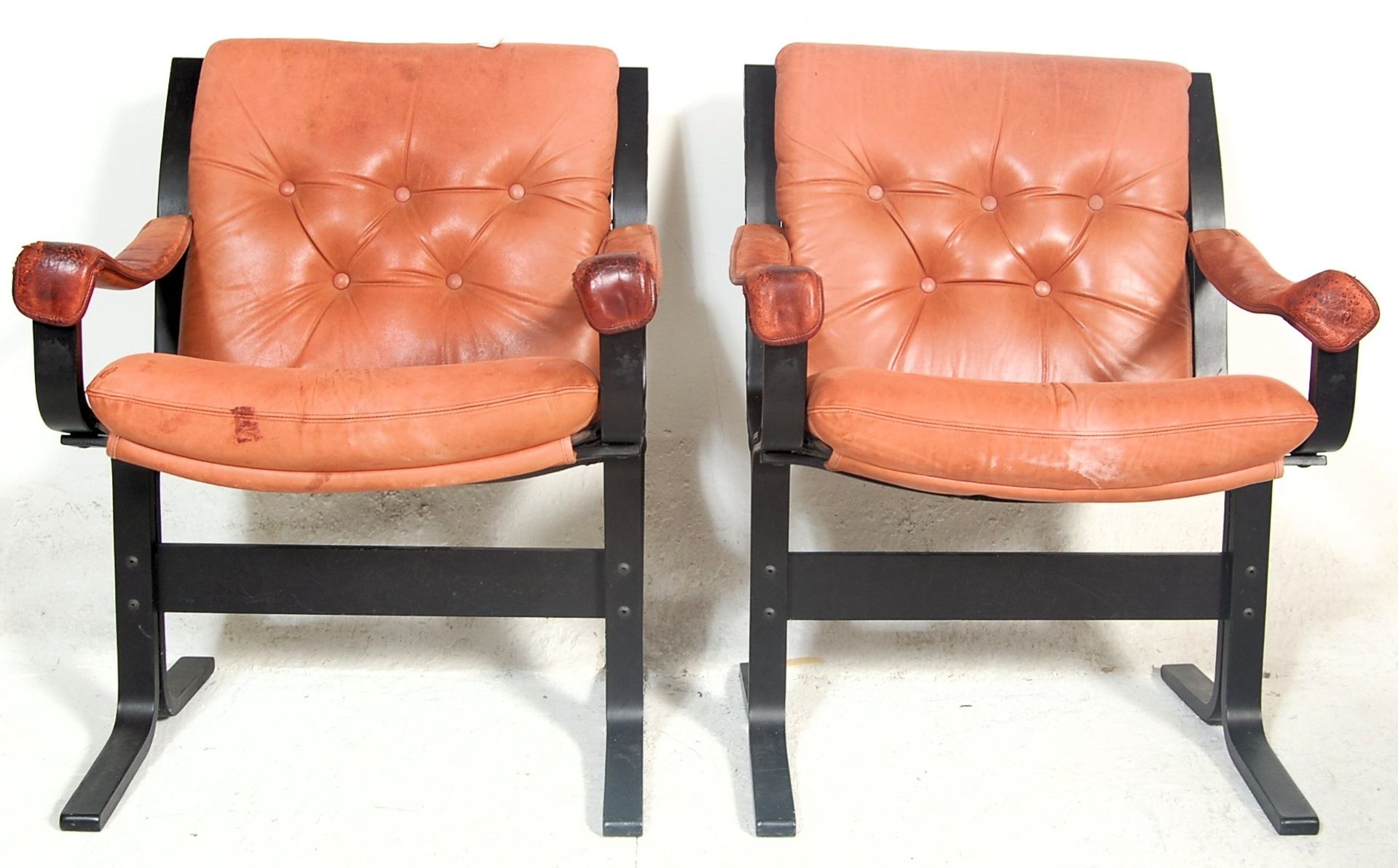 An amazing pair of retro vintage 20th century Danish inspired armchairs having black ebonies - Bild 2 aus 5