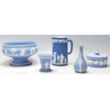 Wedgwood - A good collection of Wedgwood Jasperware consisting of a vase, fruit bowl, trinket pot,