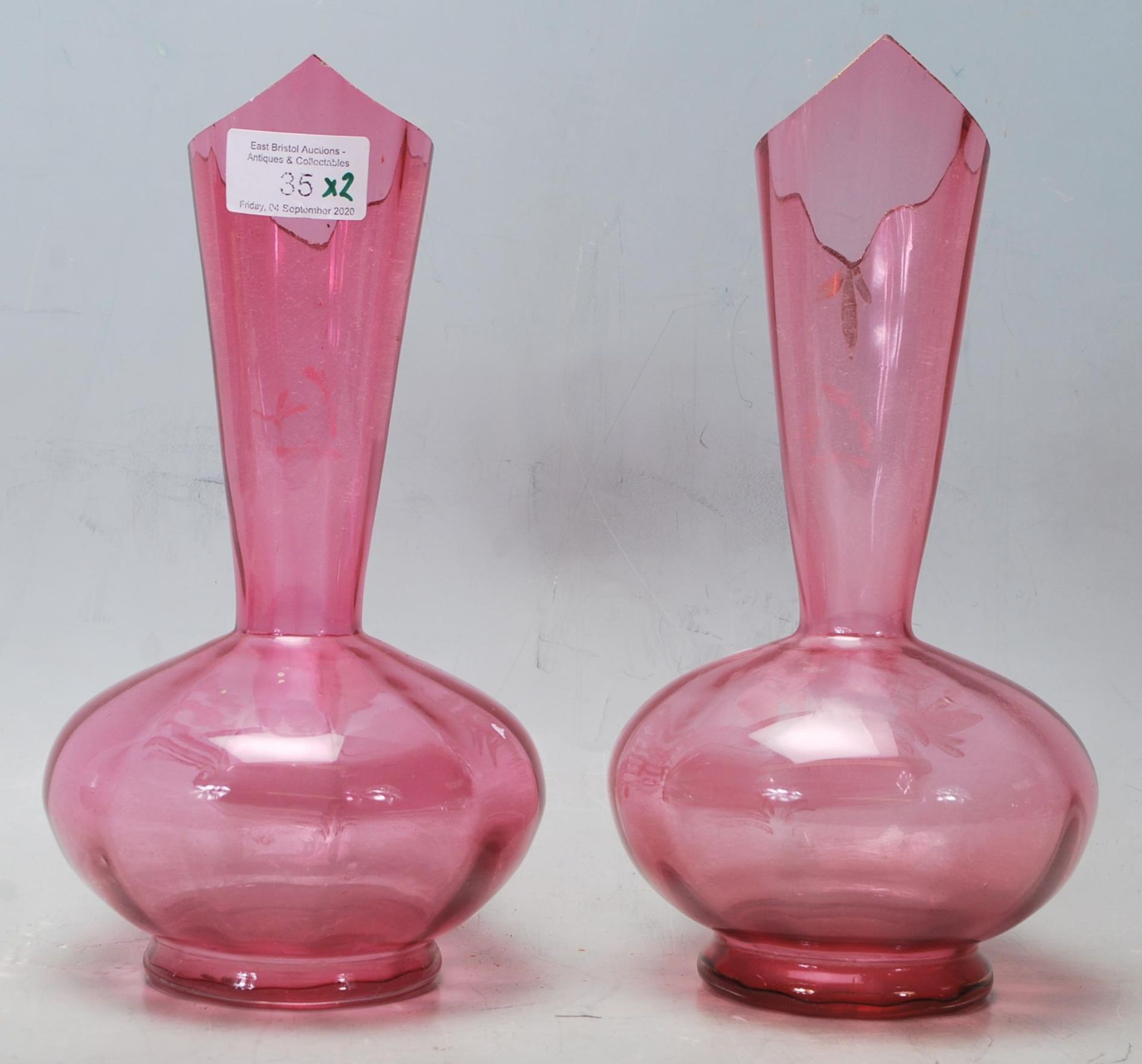 A pair of 19th Century Victorian cranberry glass stem vases of bulbous form having painted white - Bild 9 aus 11