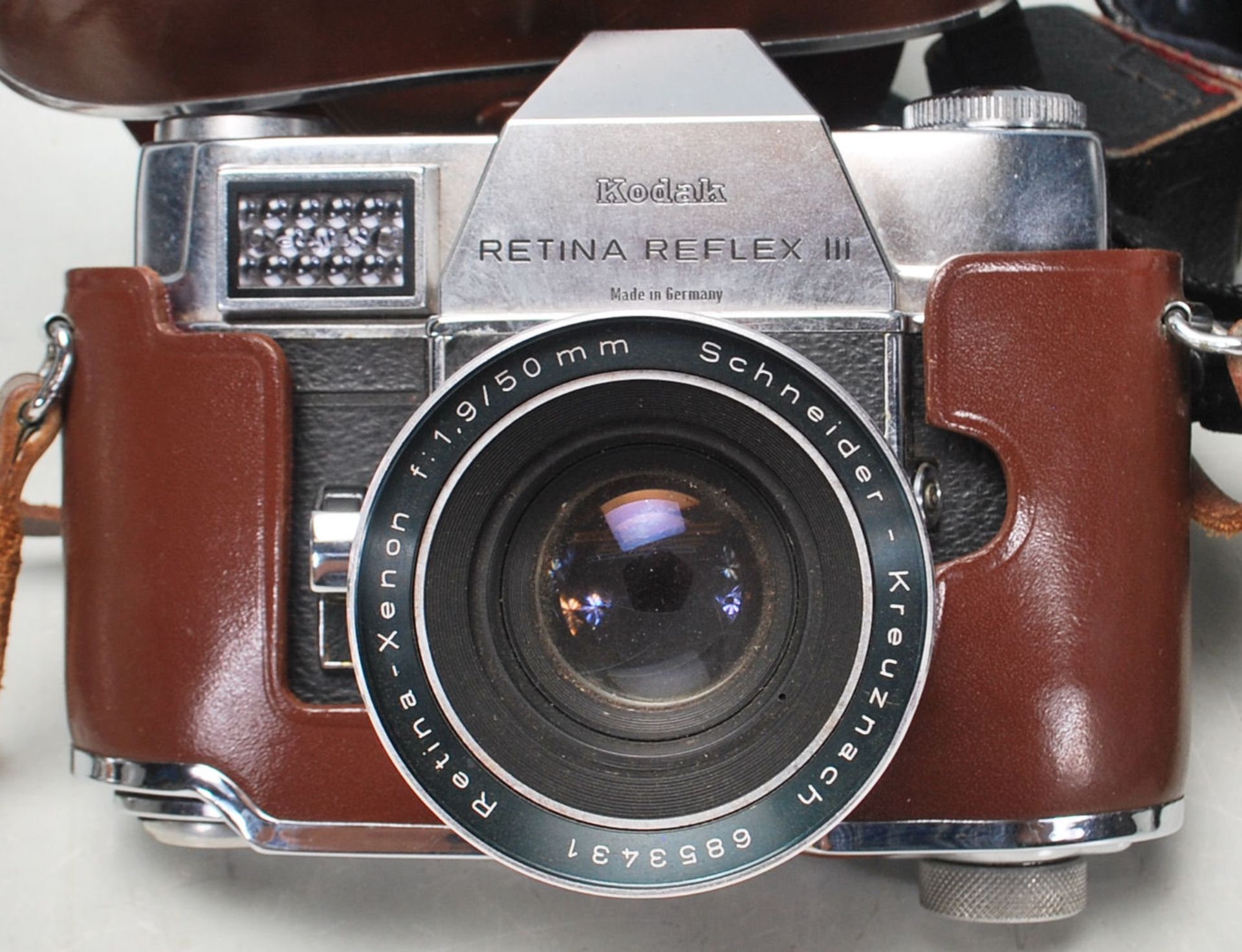 A group of vintage 20th century 35mm cameras to include a Kodak Retina Reflex III with aluminium - Bild 4 aus 7