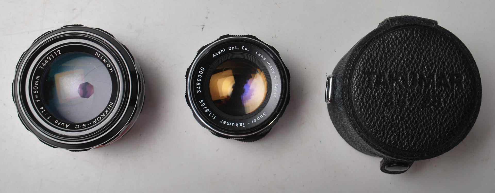A vintage German Voigtländer camera along with spare lenses to include Nikkor S C auto 1:1.4 f= - Bild 7 aus 14