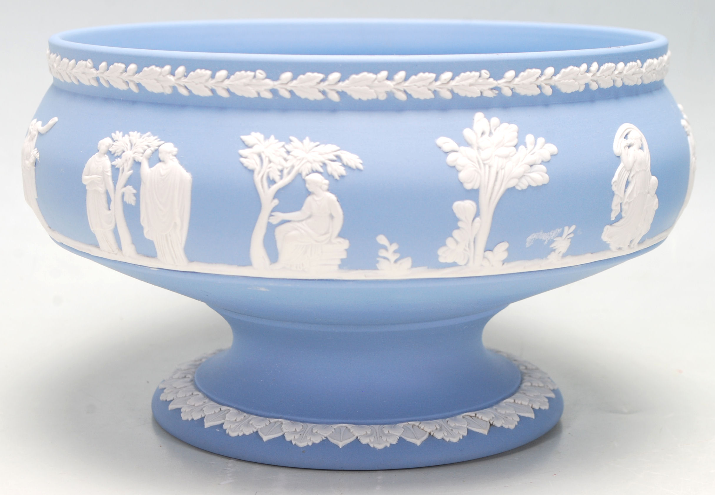 Wedgwood - A good collection of Wedgwood Jasperware consisting of a vase, fruit bowl, trinket pot, - Image 6 of 8